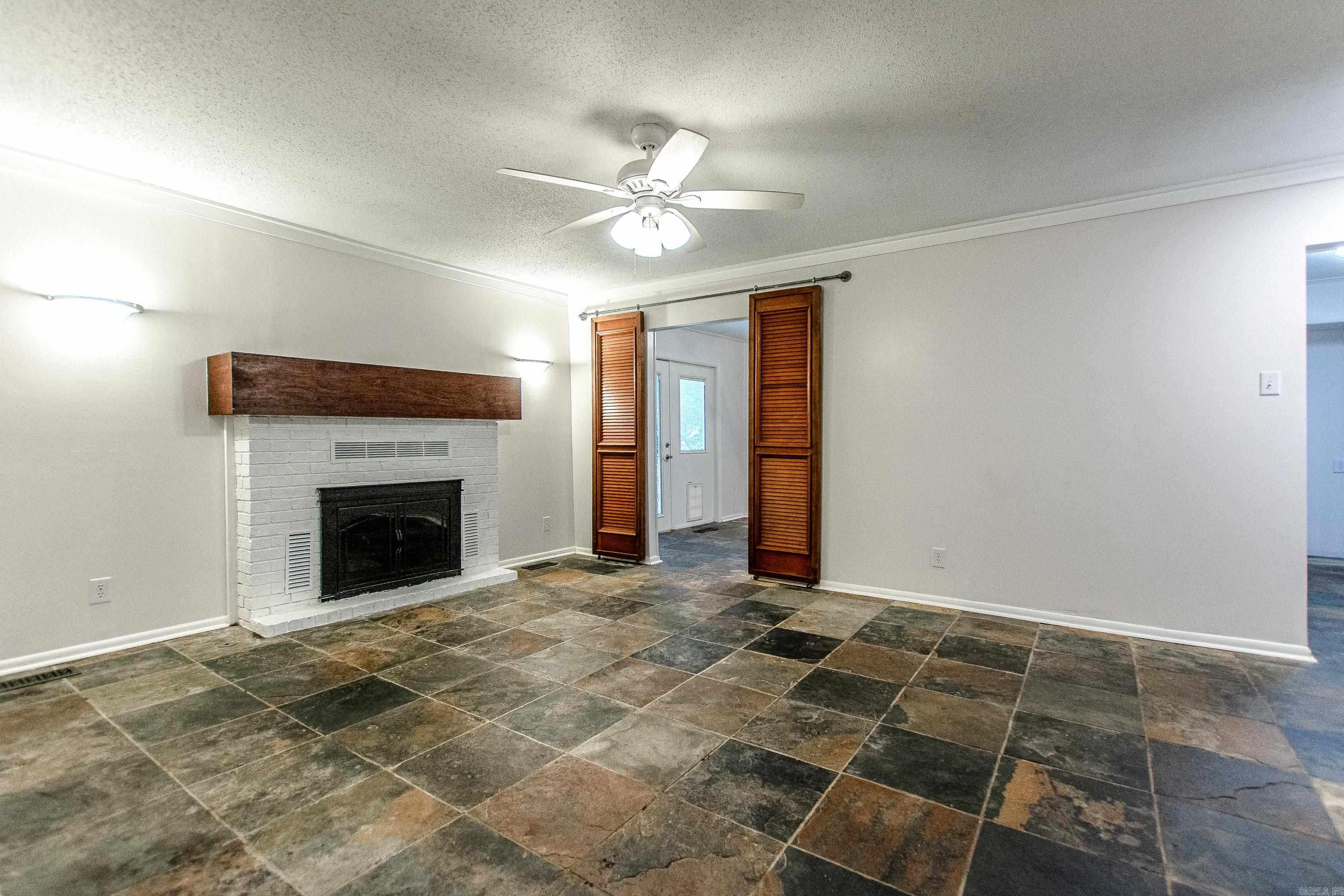 5601 Division Street Property Photo 7