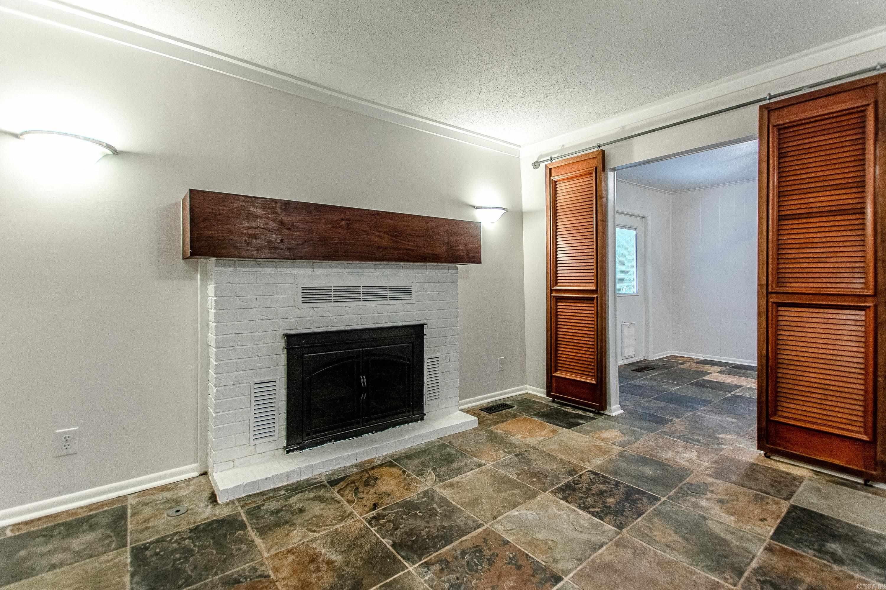 5601 Division Street Property Photo 9