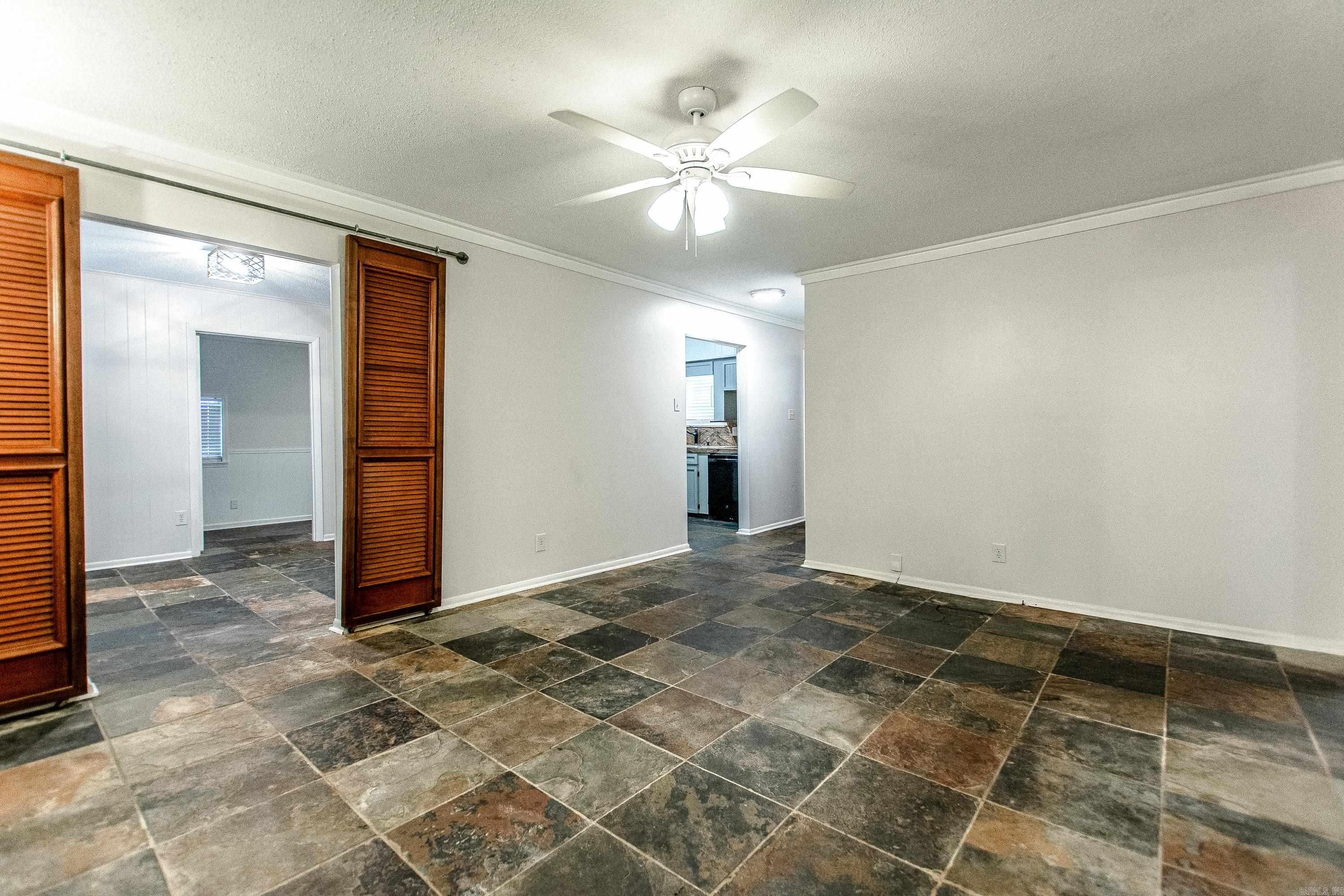 5601 Division Street Property Photo 10