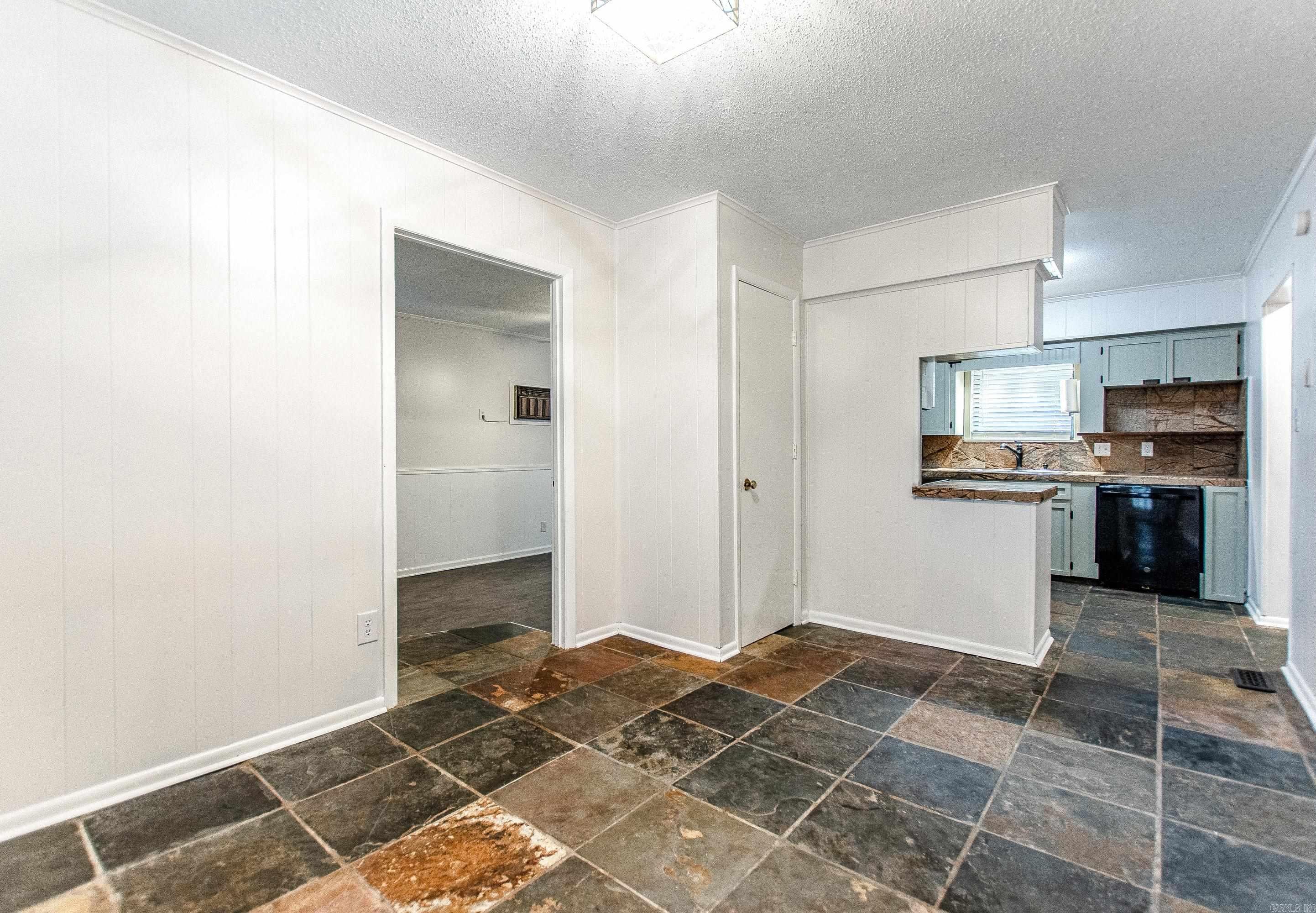 5601 Division Street Property Photo 13