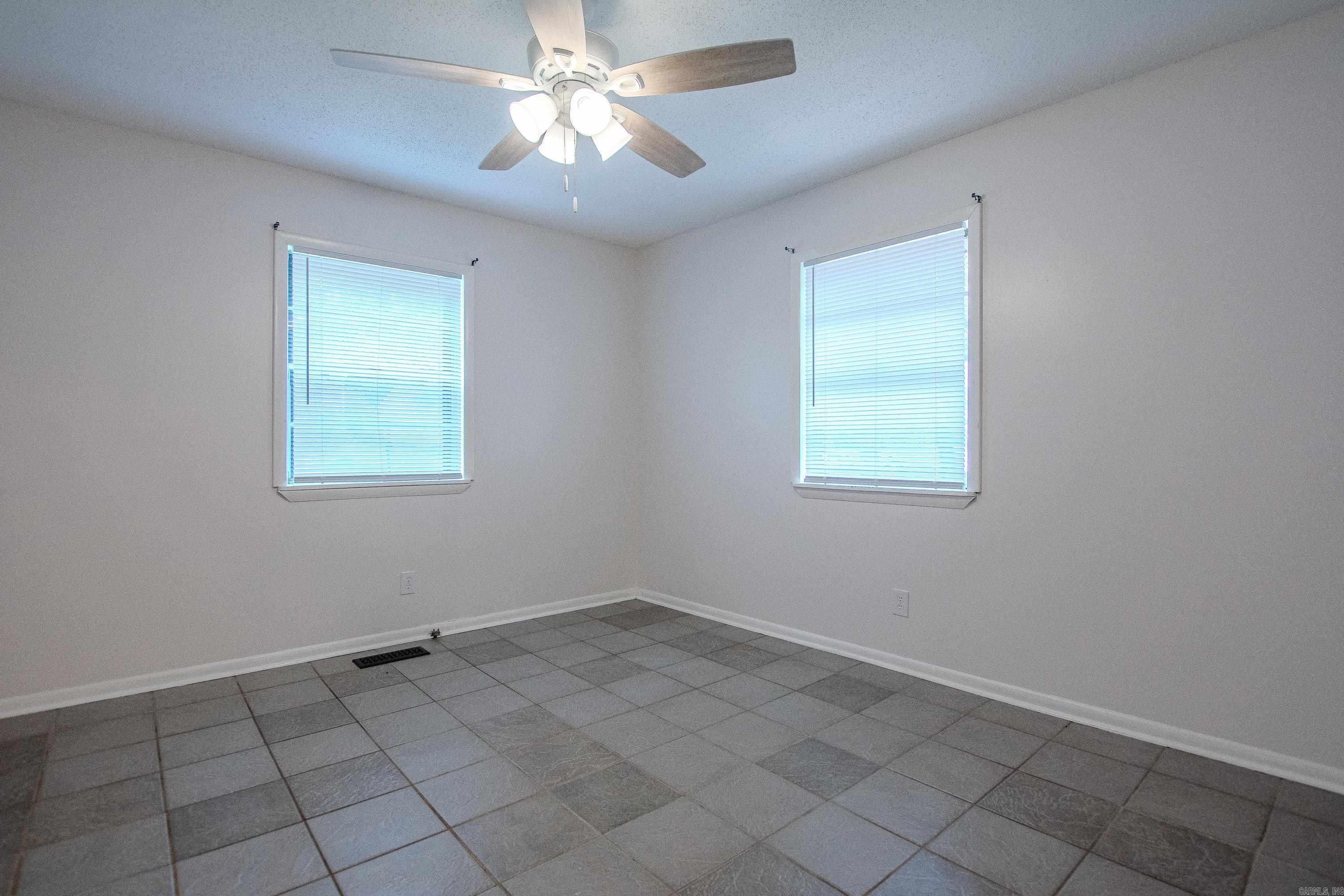 5601 Division Street Property Photo 25