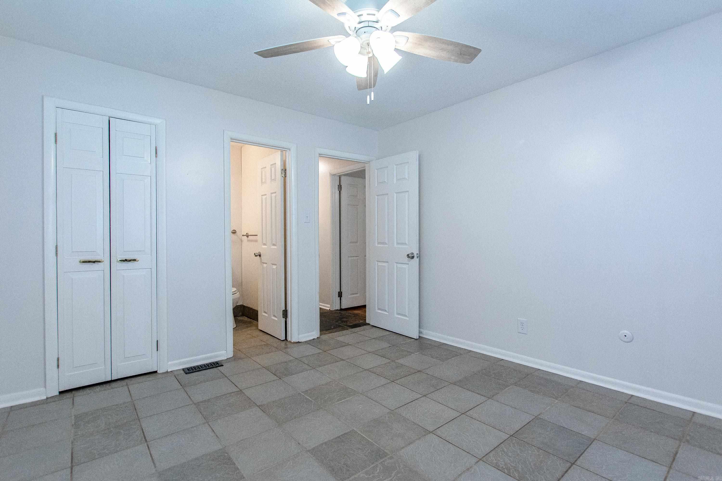 5601 Division Street Property Photo 27