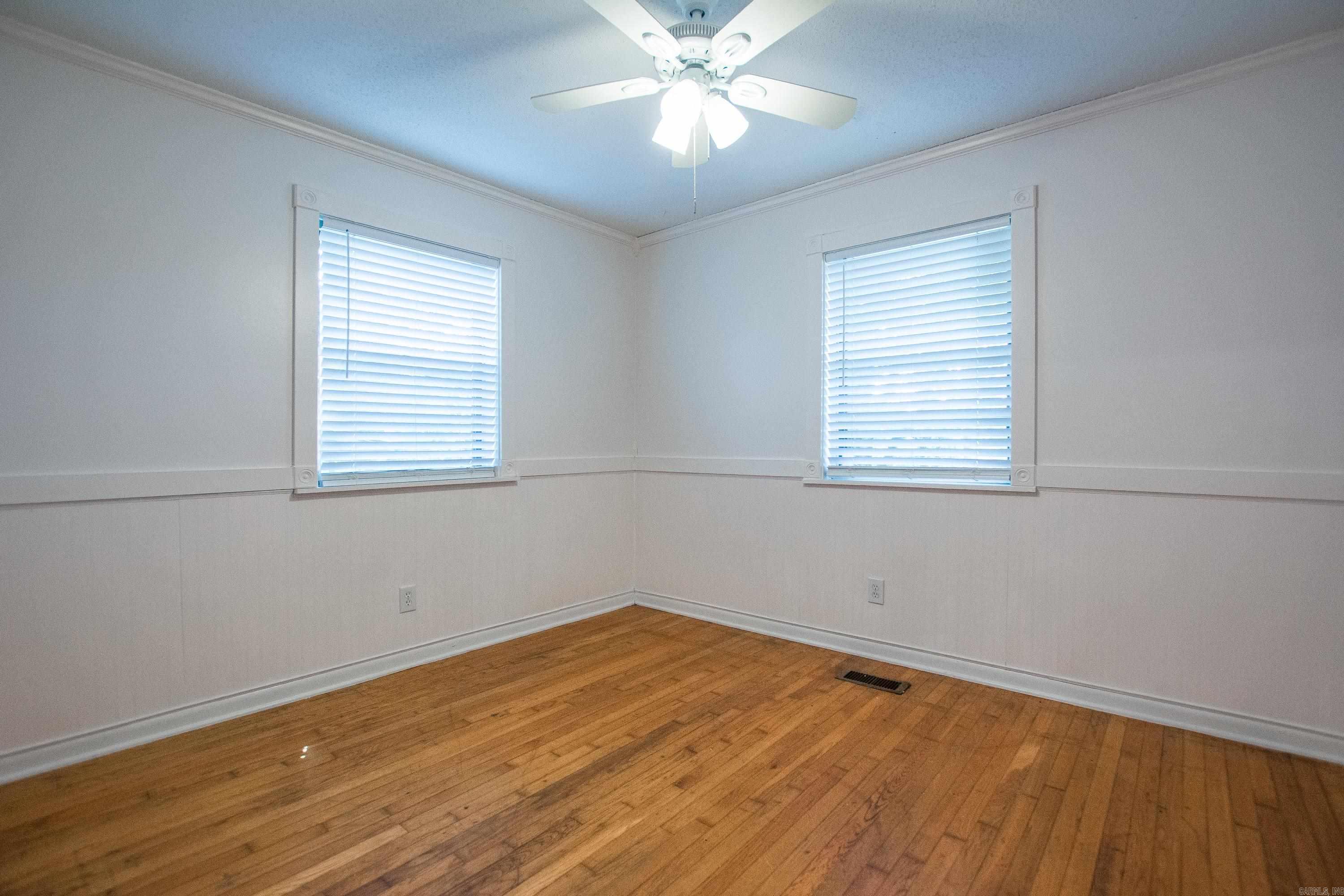 5601 Division Street Property Photo 29
