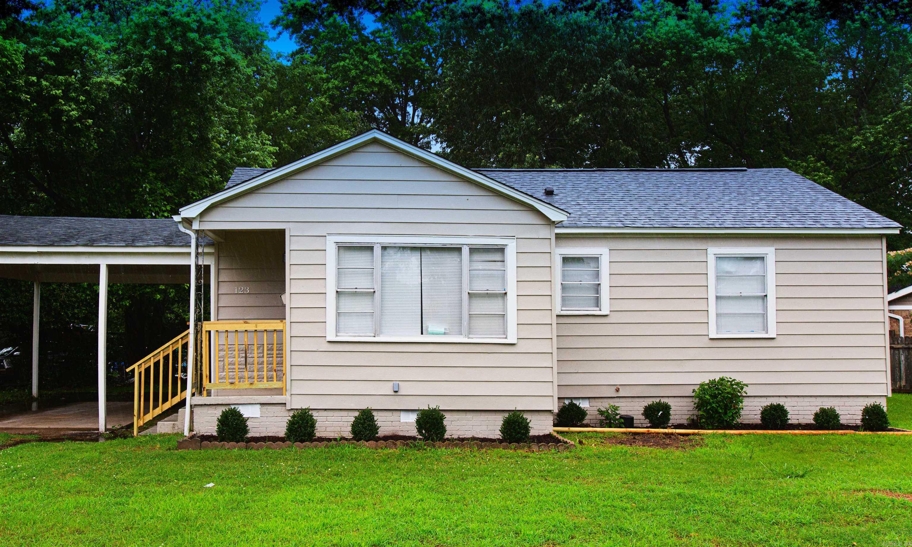 123 Saunders Drive