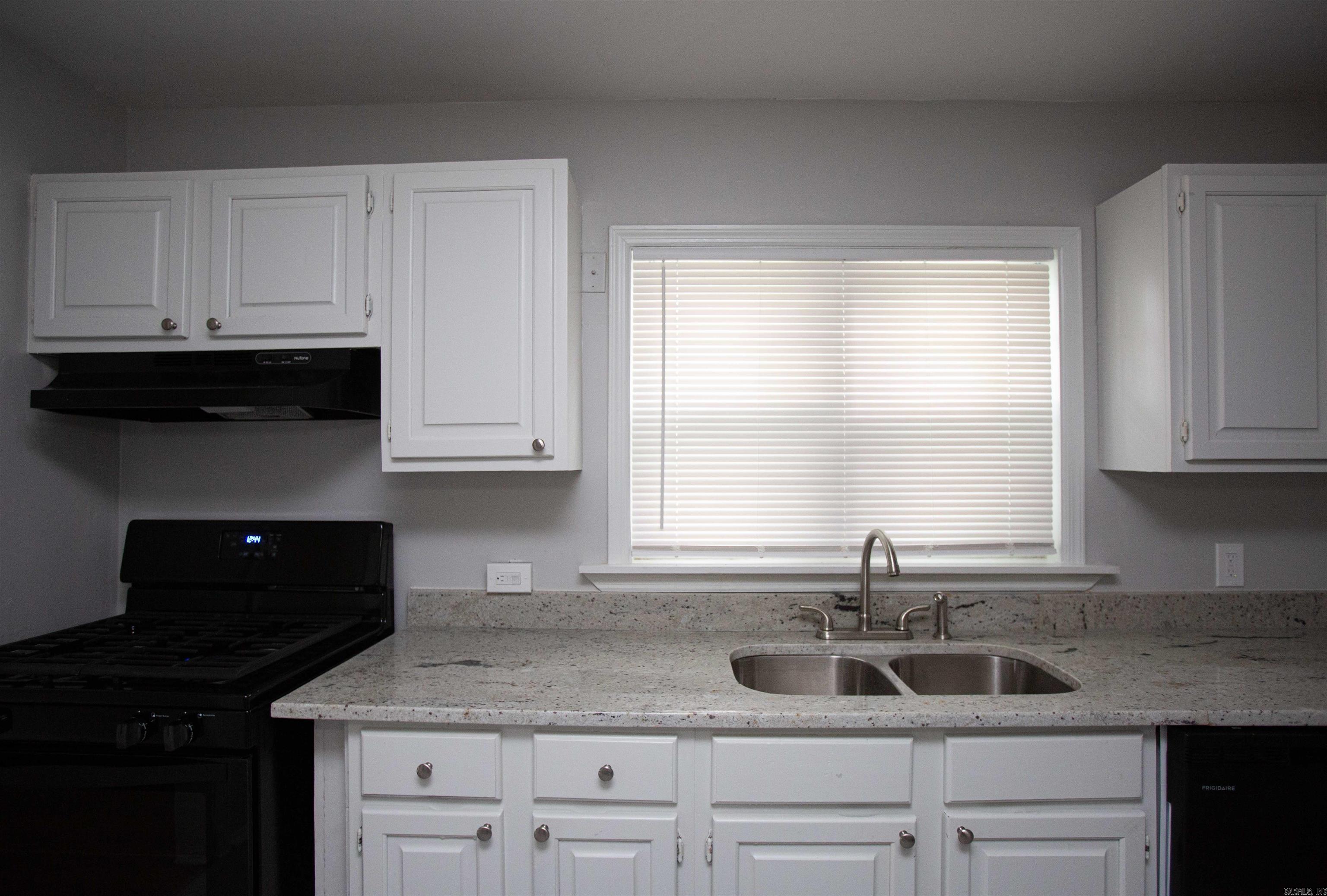 123 Saunders Drive Property Photo 3