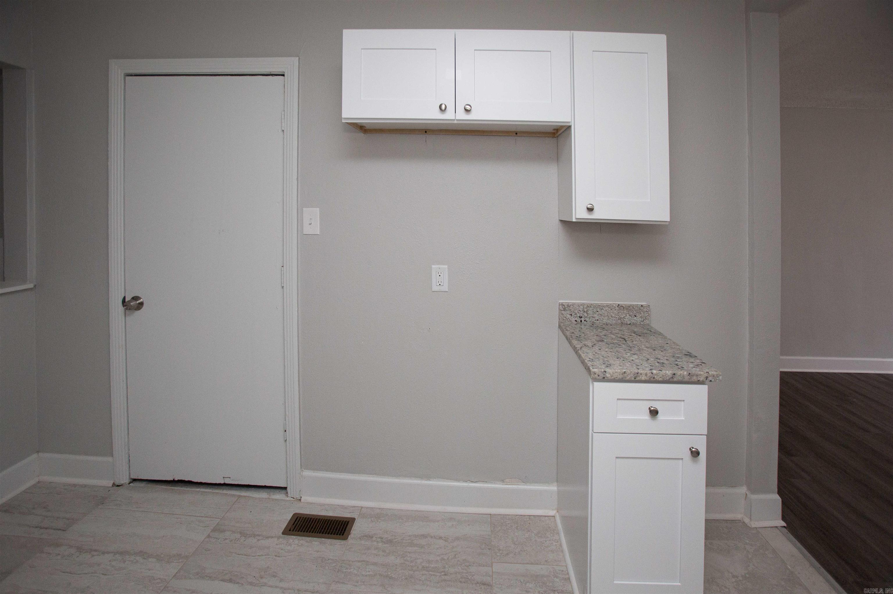 123 Saunders Drive Property Photo 6