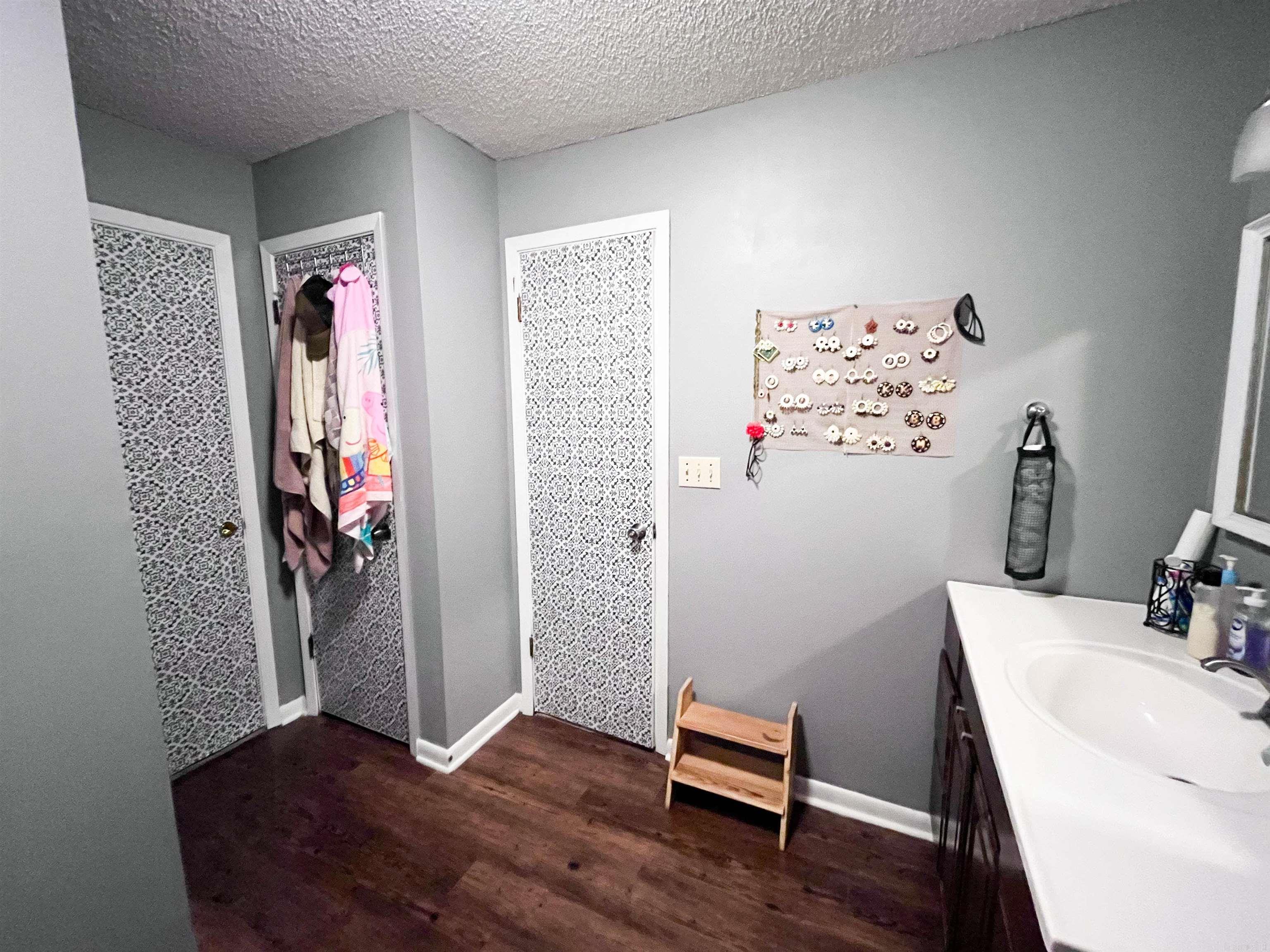 1501 Spinnenwebber St Street Property Photo 26