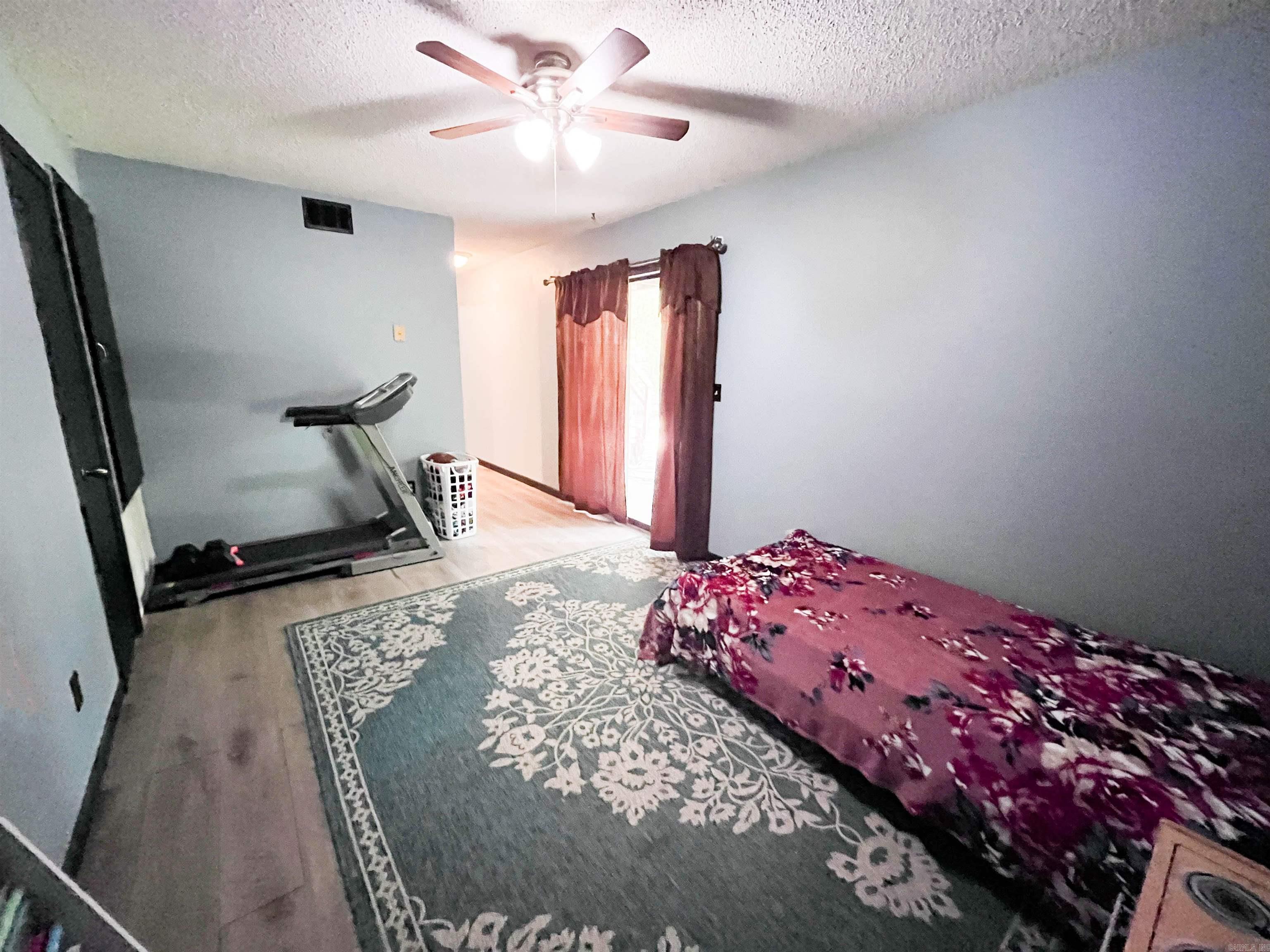 1501 Spinnenwebber St Street Property Photo 33