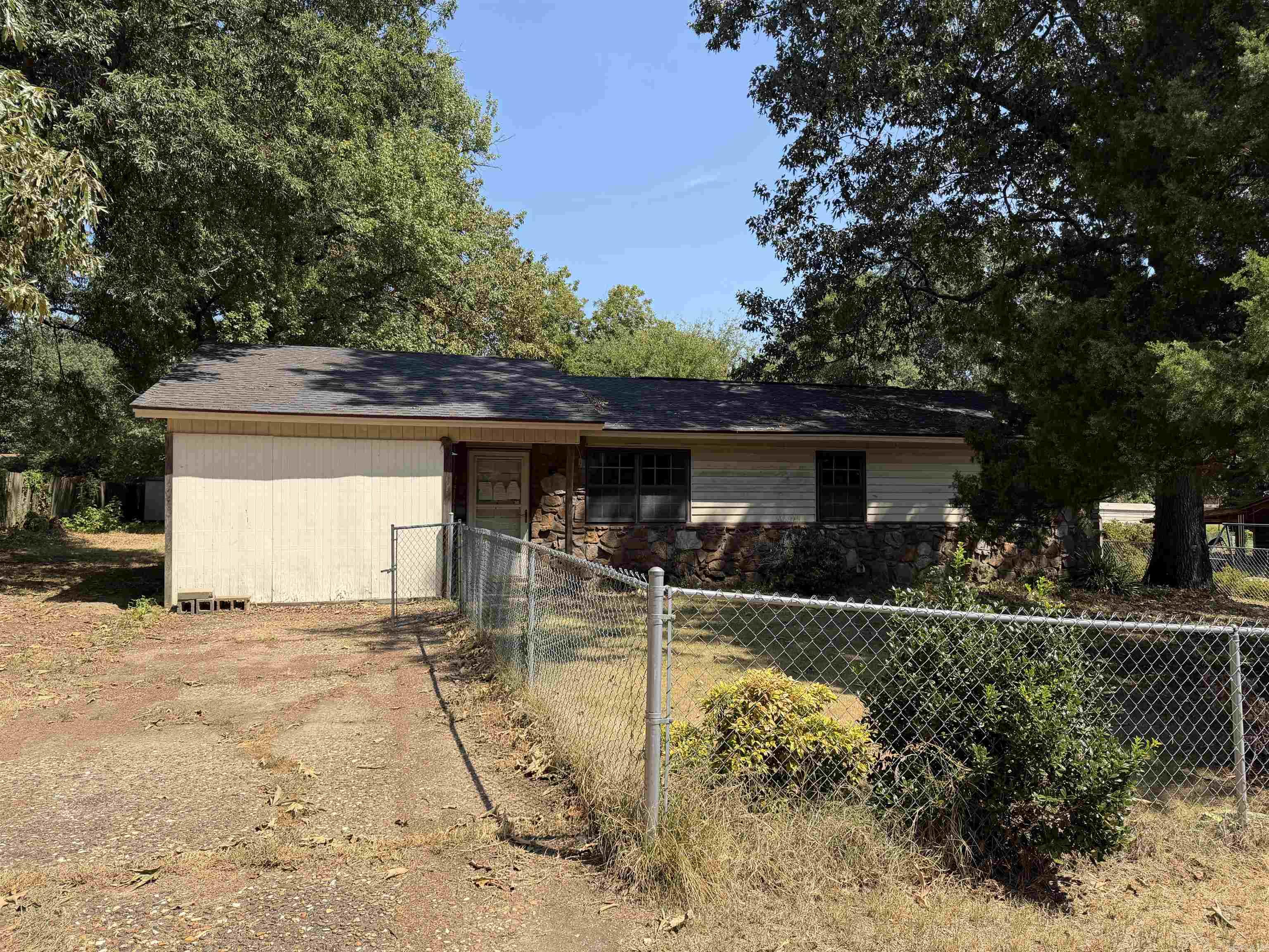 2522 Ward Drive Property Photo 2