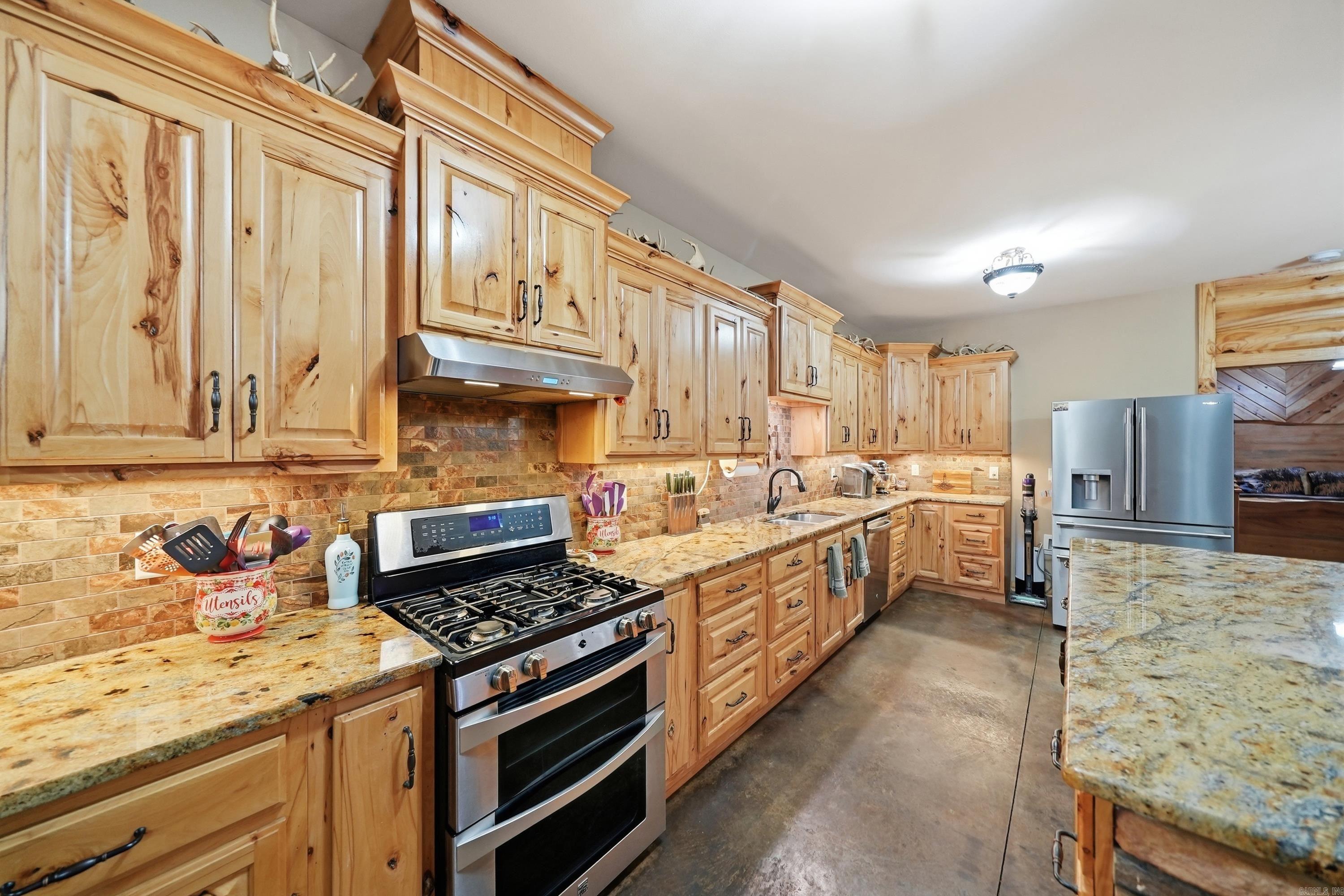 10024 Hwy 165 Property Photo 11