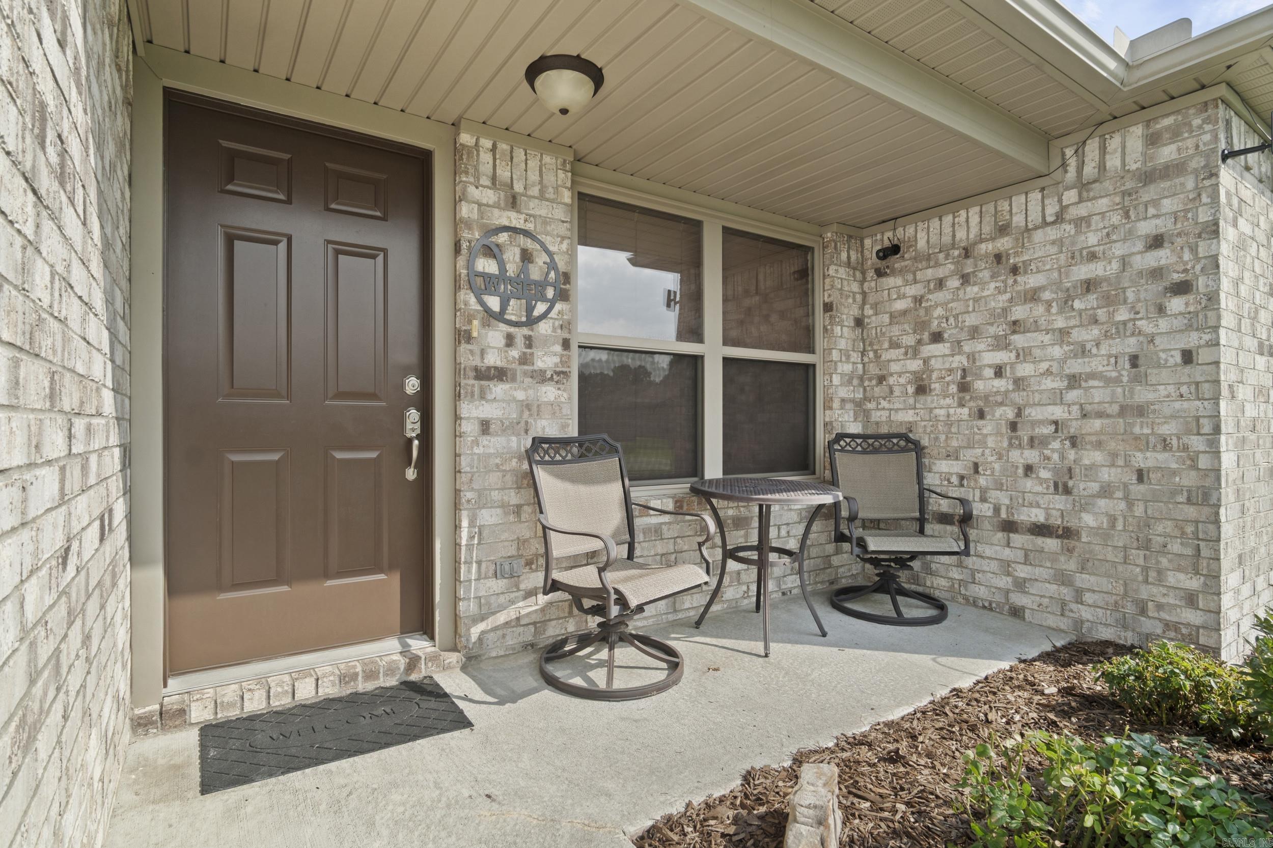 2437 Canterbury Court Property Photo 7