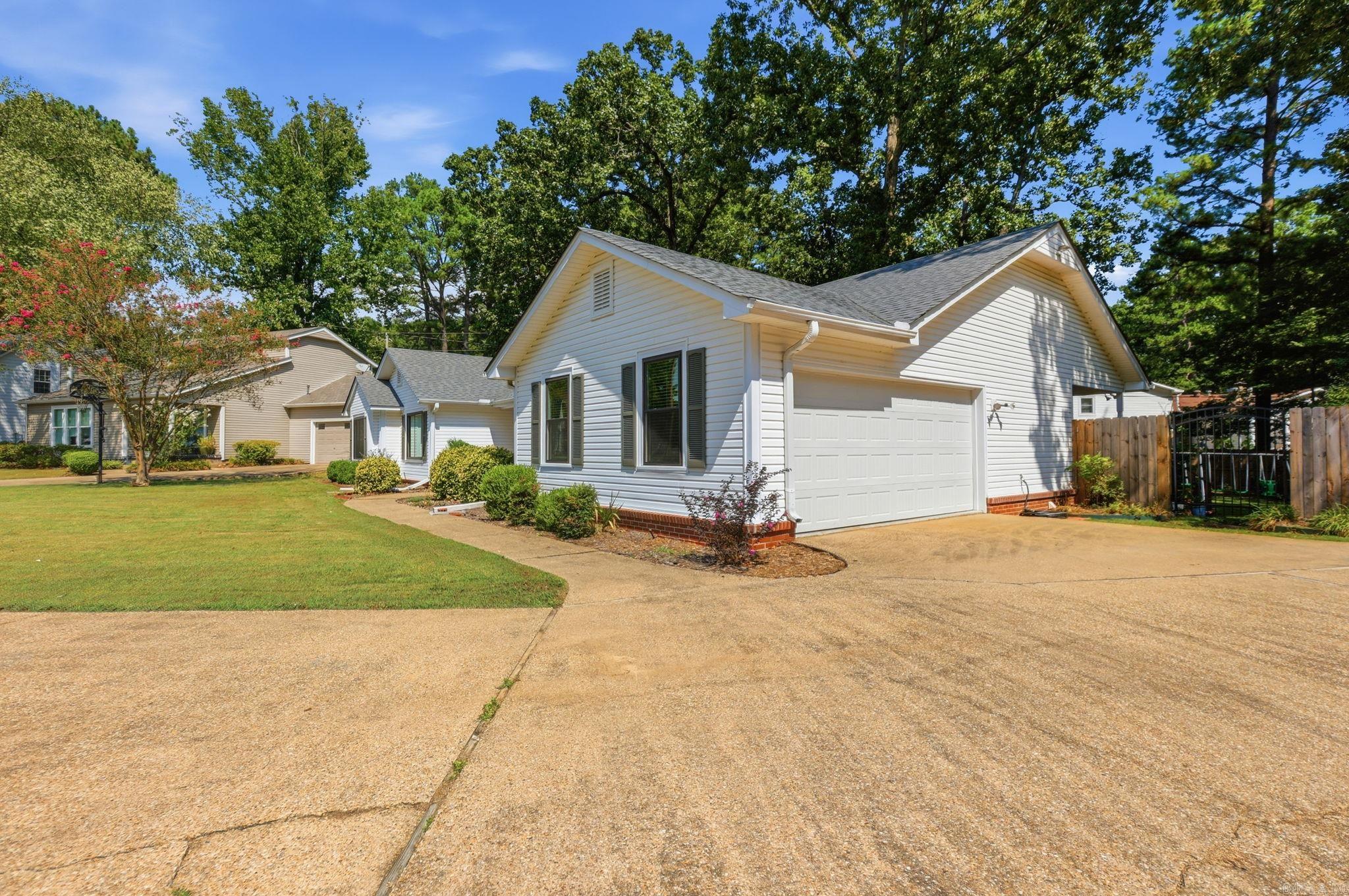 2521 Hickorynut Court Property Photo 48