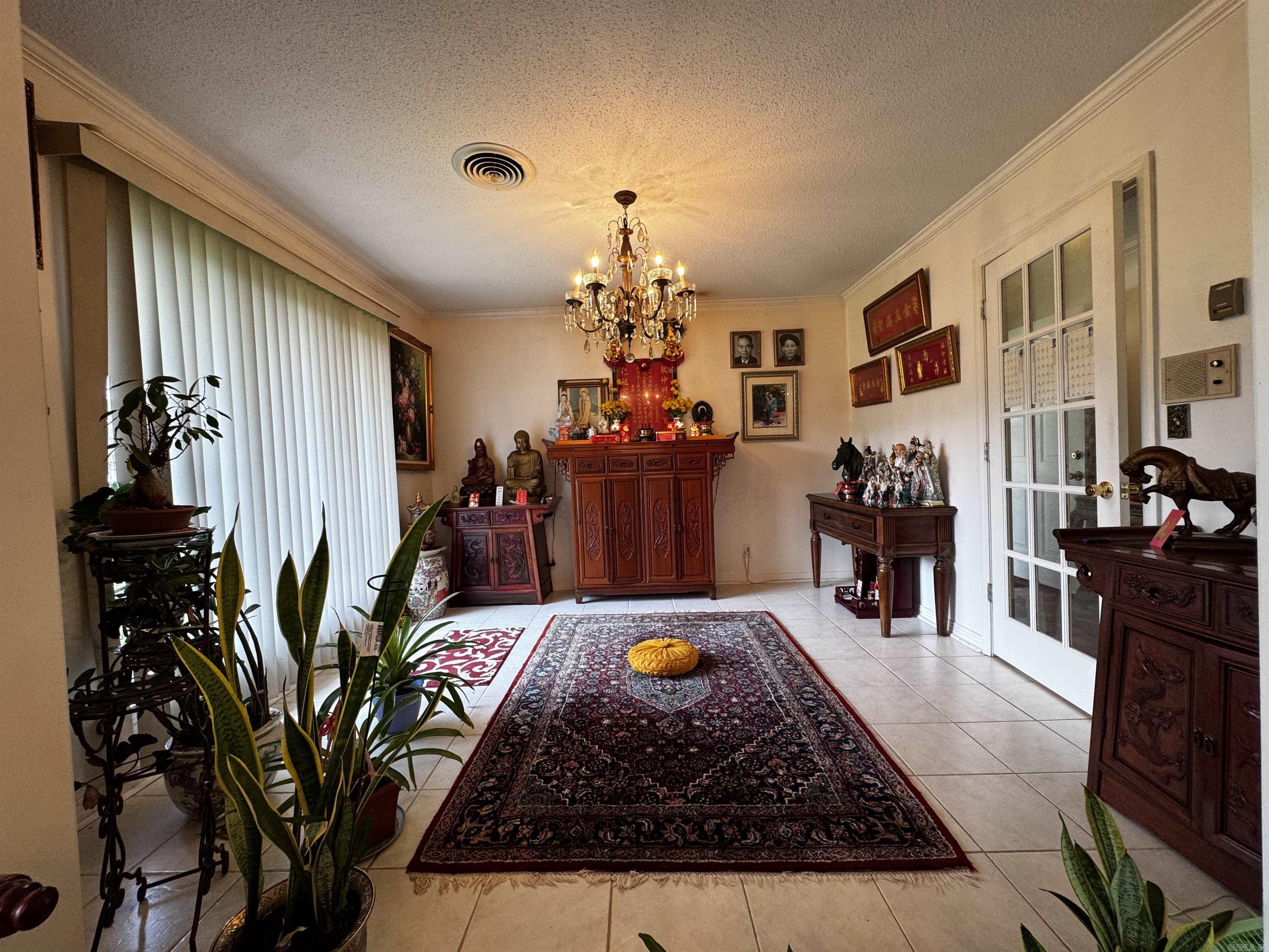 2407 E Broadway Property Photo 11
