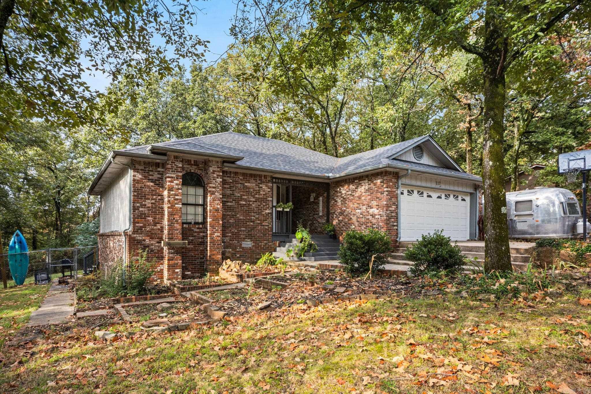 117 N Summit Drive Property Photo 3