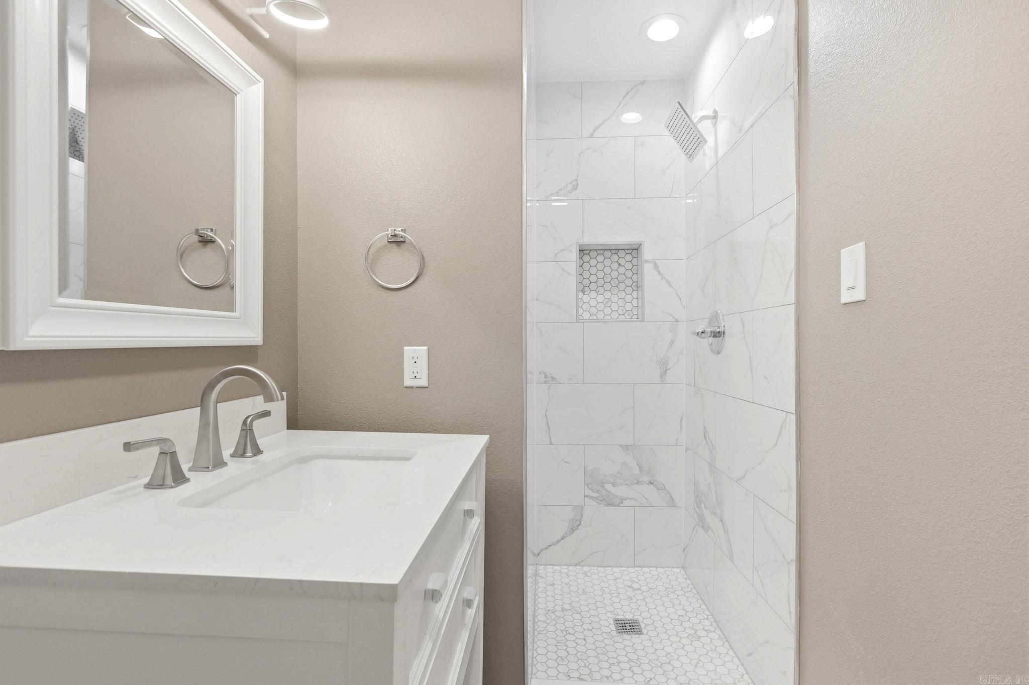 5018 Ackerman Drive Property Photo 9