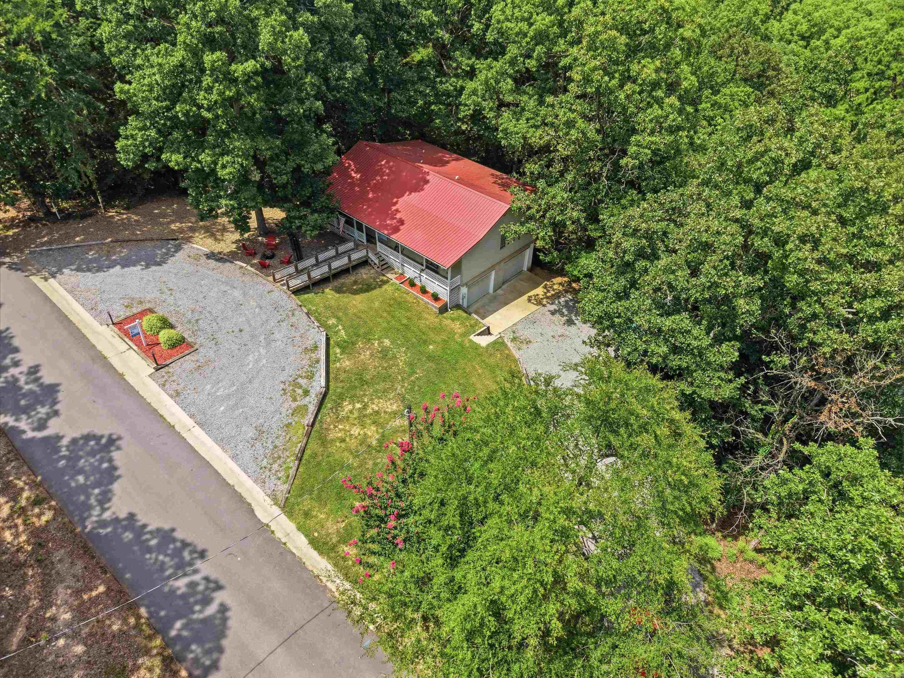 2624 White Tail St Property Photo 9