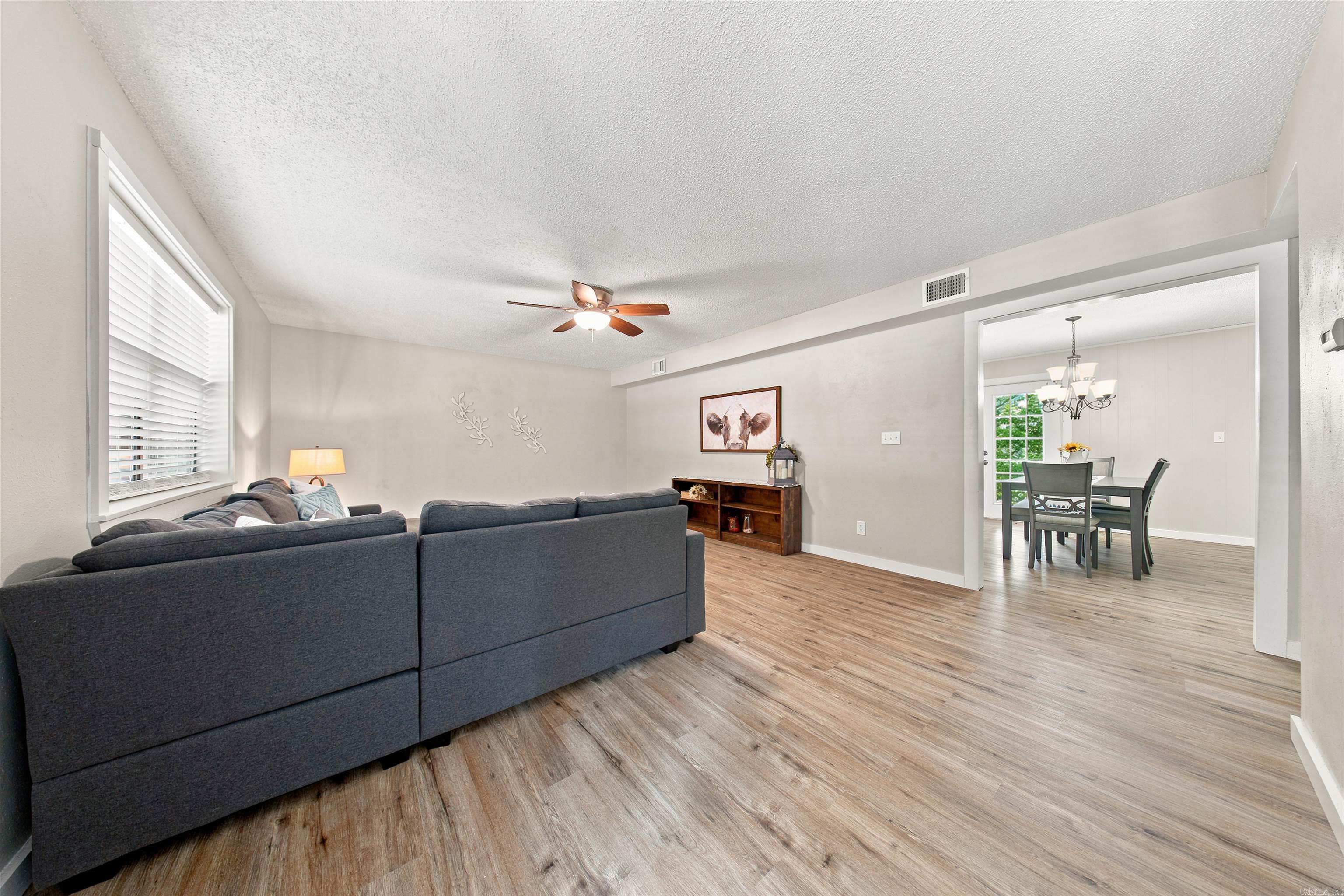 2624 White Tail St Property Photo 18