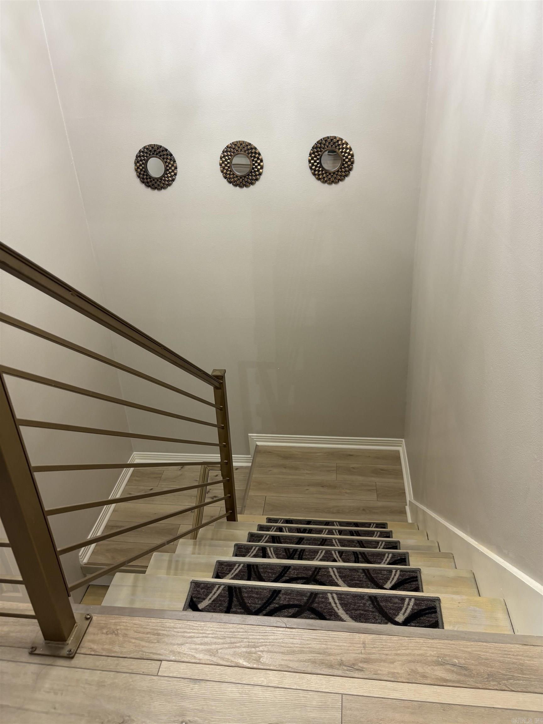 305 Cambridge Place Drive Property Photo 13