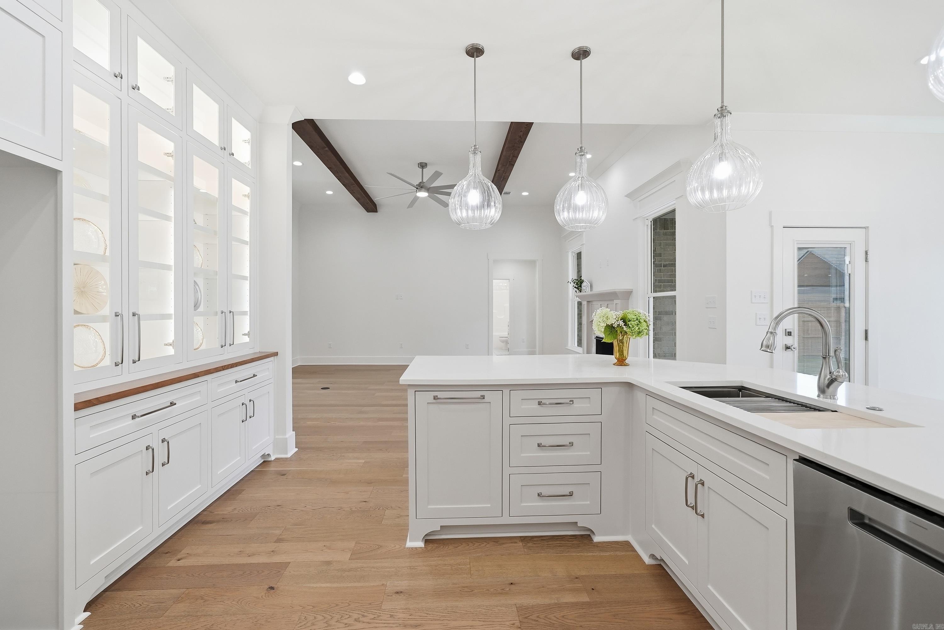 1645 Nantucket Property Photo 5