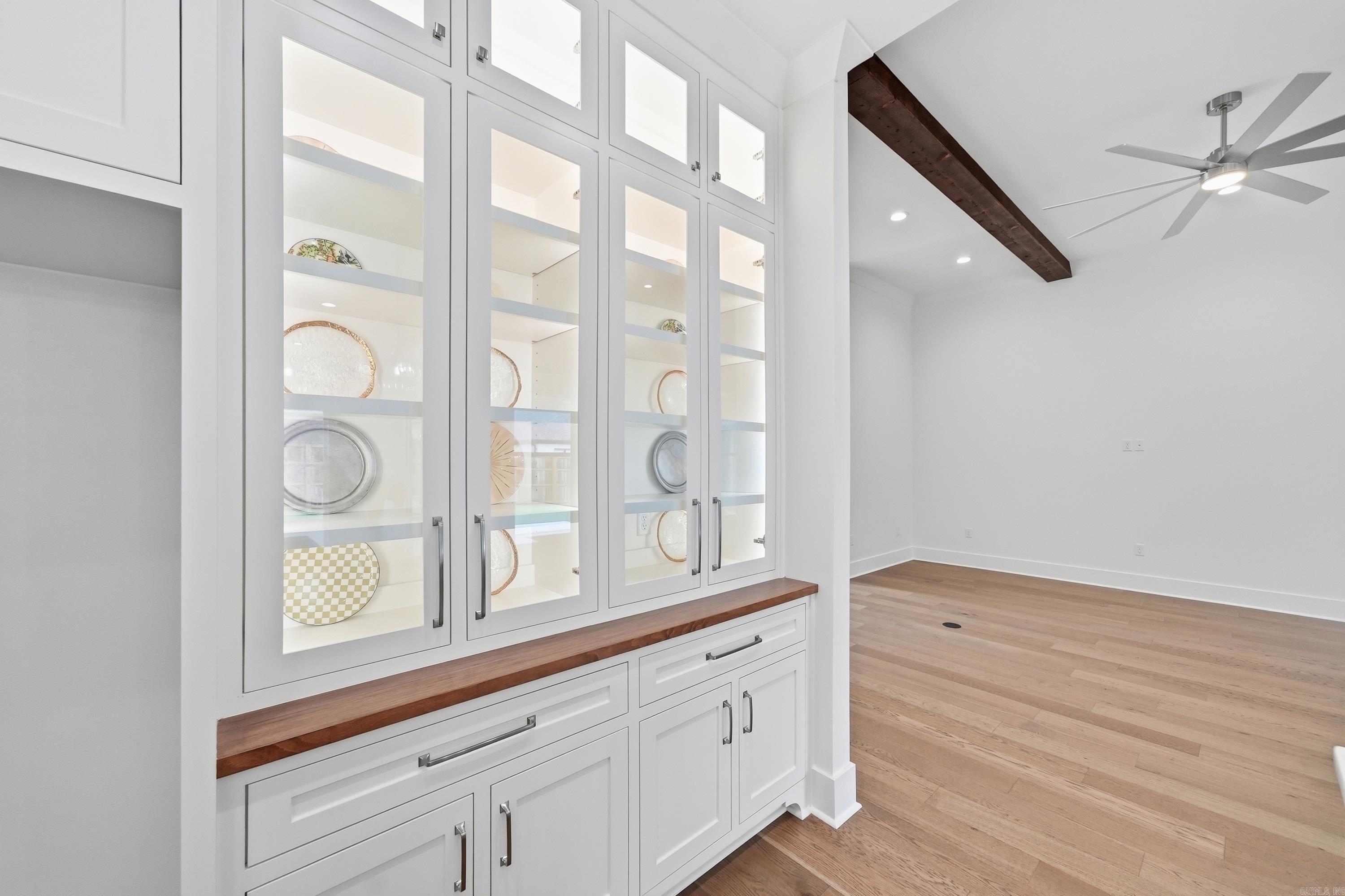 1645 Nantucket Property Photo 6