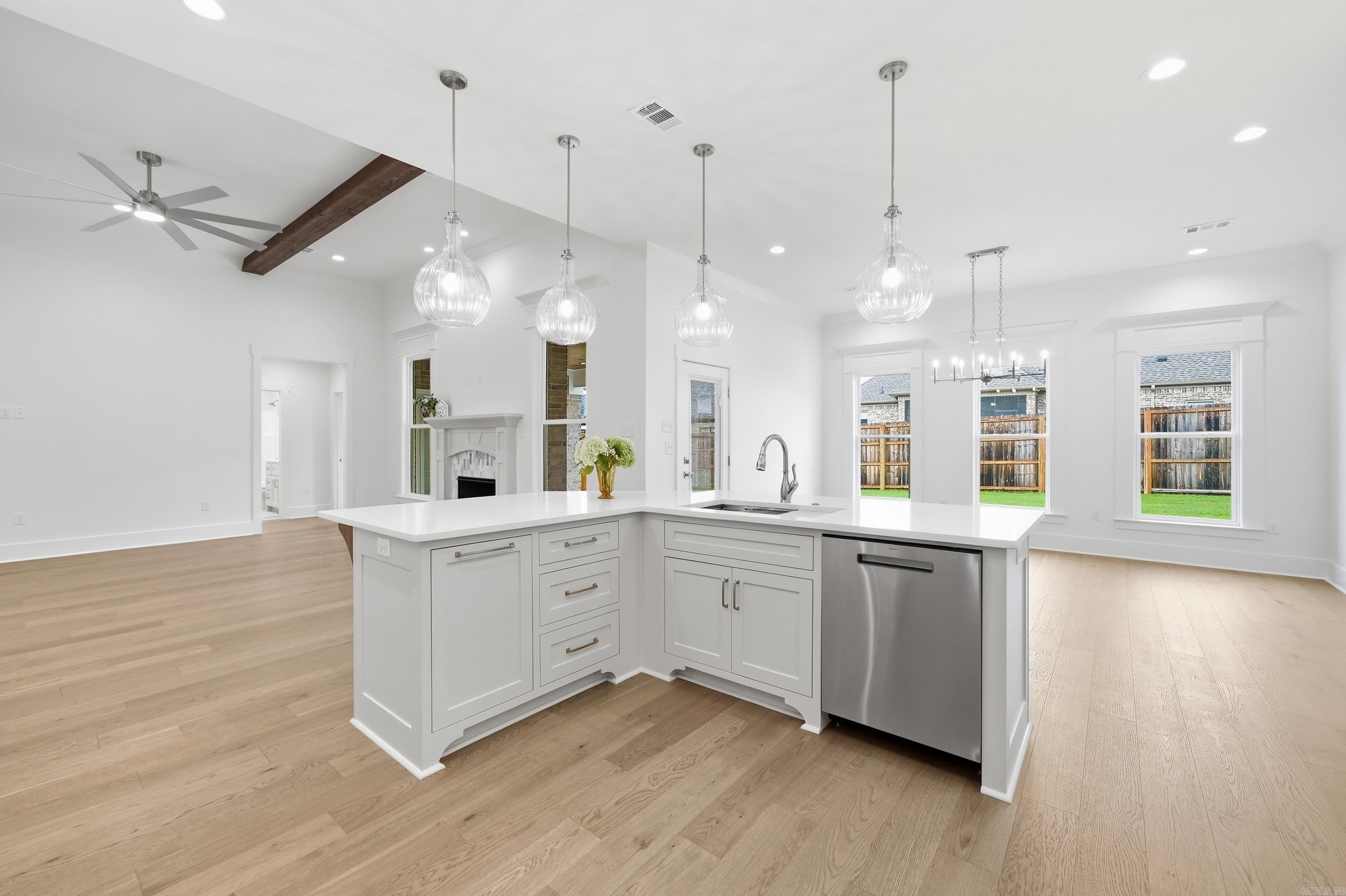 1645 Nantucket Property Photo 7