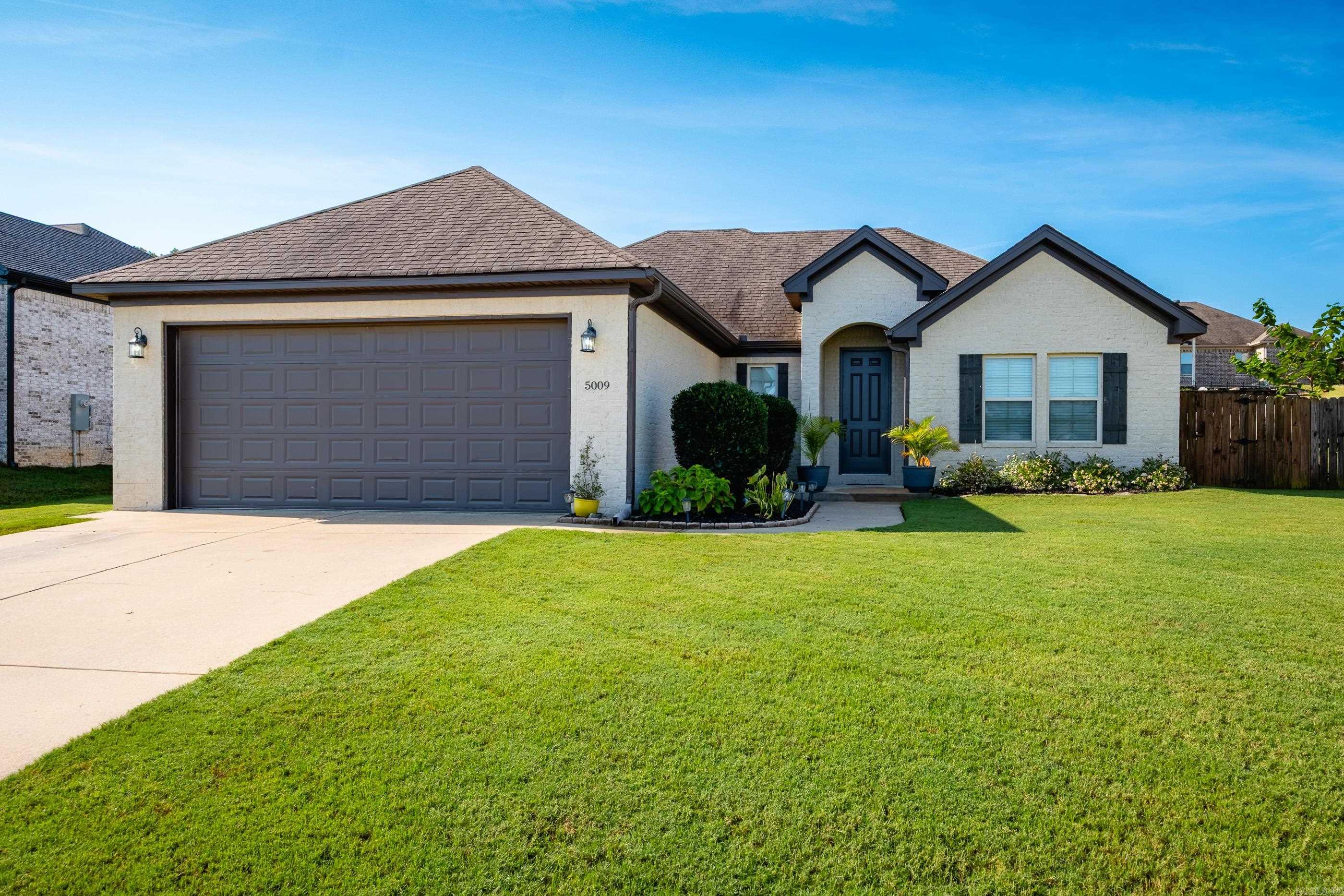 5009 Clover Brook Drive Property Photo 1