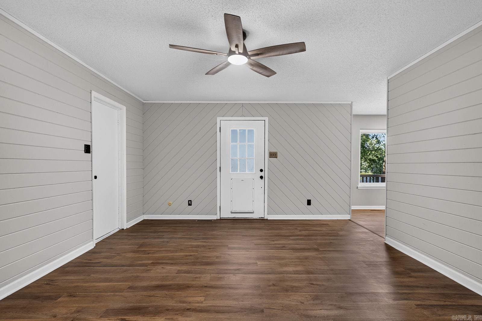 86 Bame Cir Property Photo 17