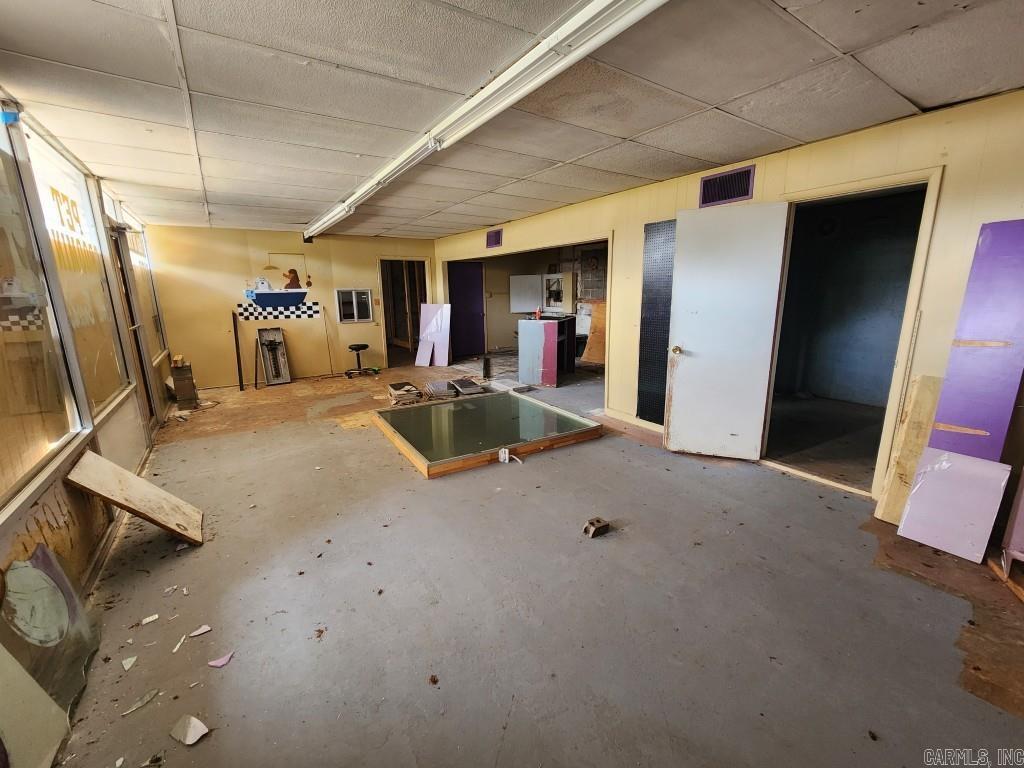 906 John Harden Drive Property Photo 3