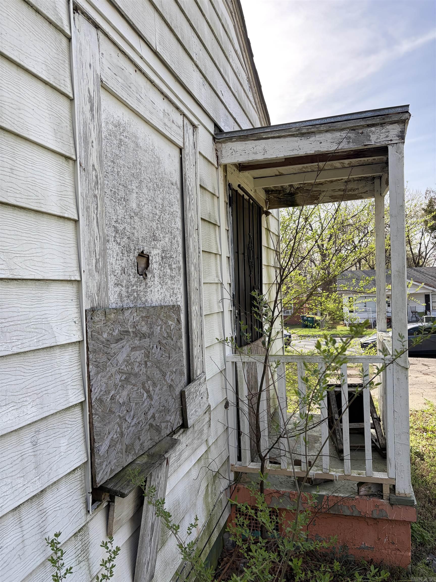 2511 Maple Street Property Photo 9