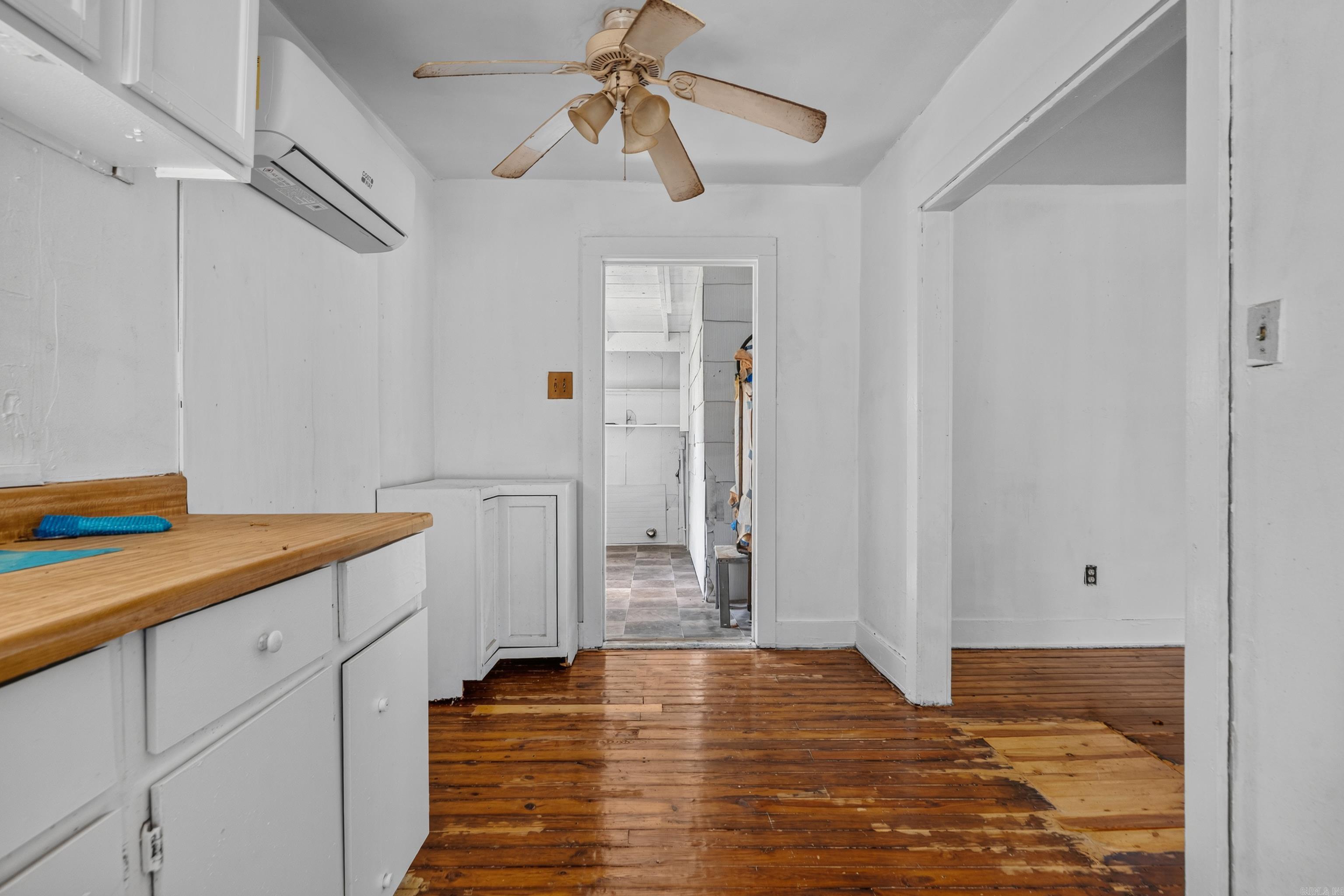 221 & 223 Wood St Property Photo 13