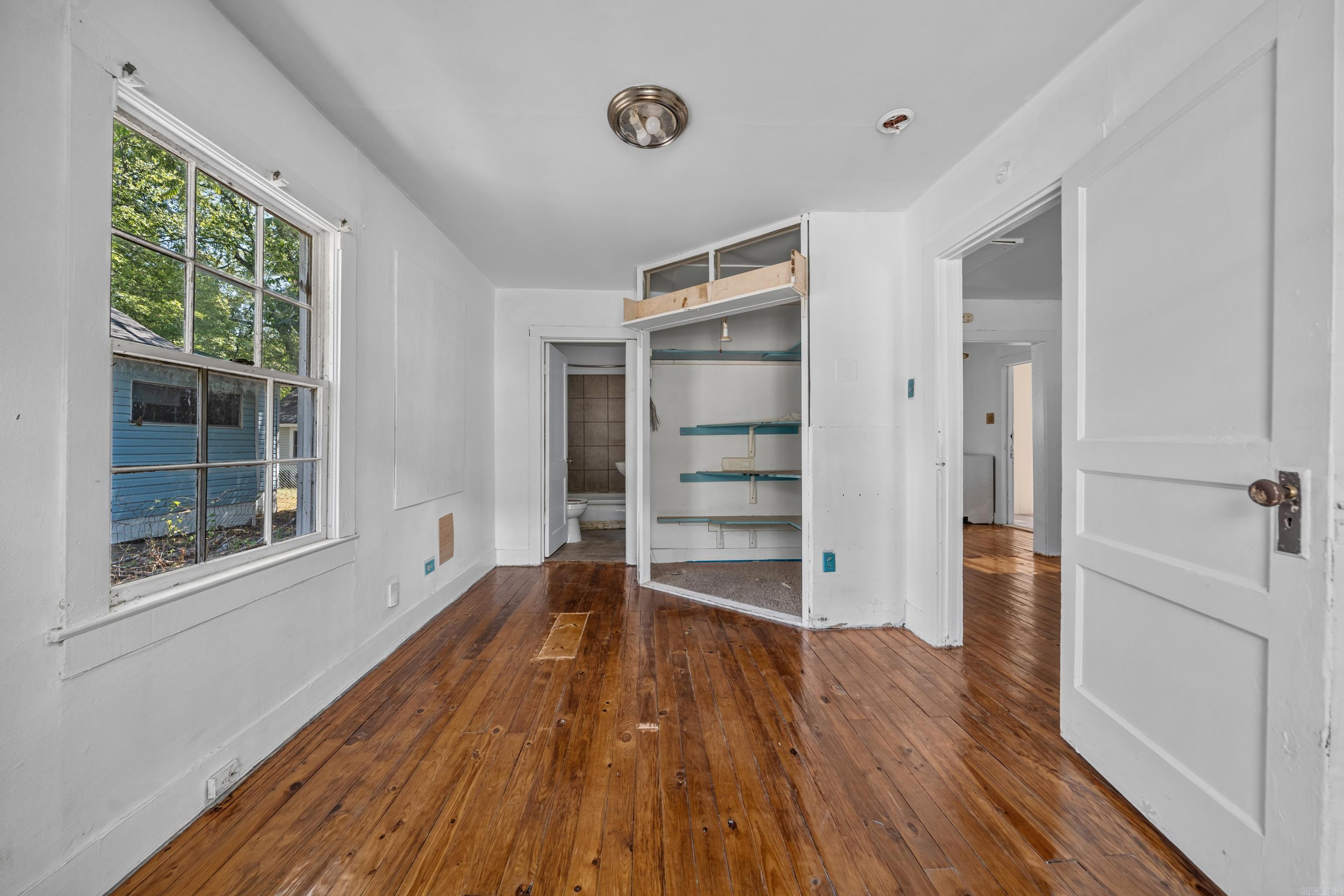 221 & 223 Wood St Property Photo 14