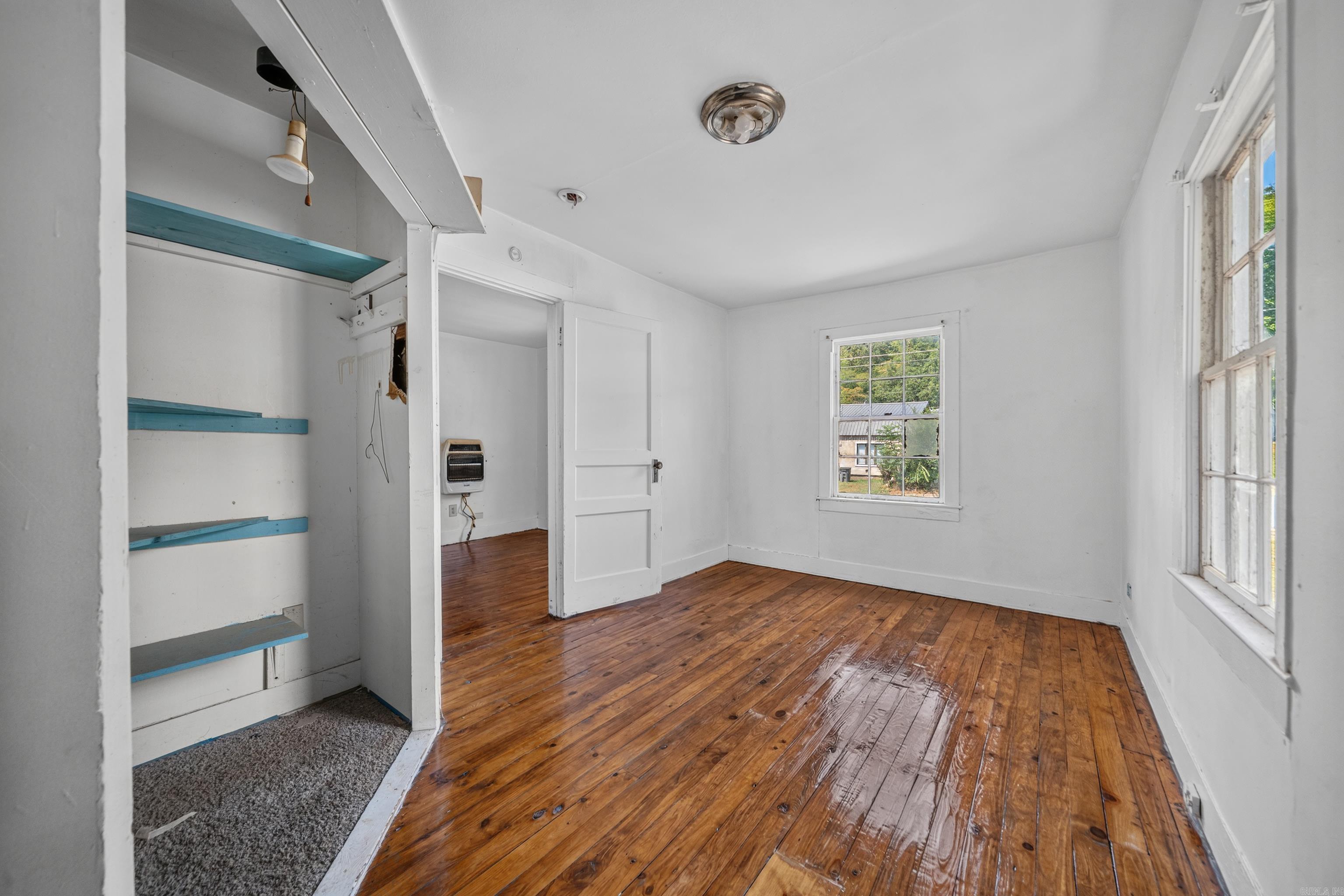 221 & 223 Wood St Property Photo 16