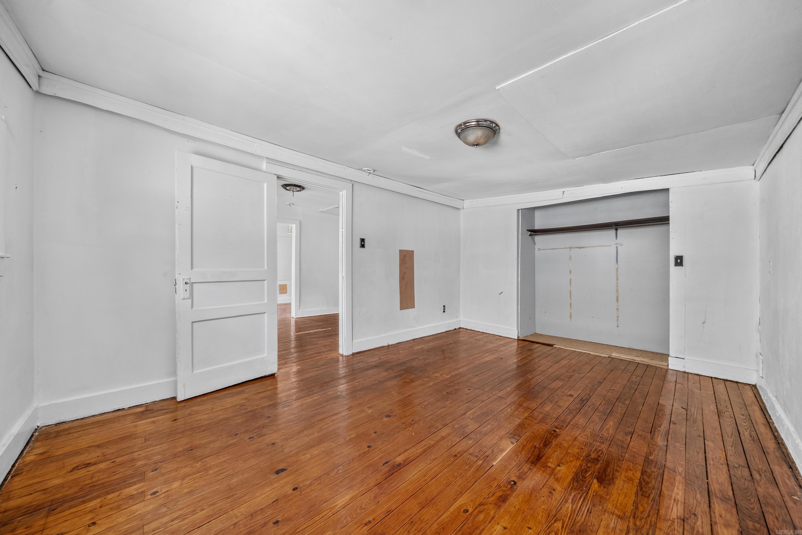 221 & 223 Wood St Property Photo 19