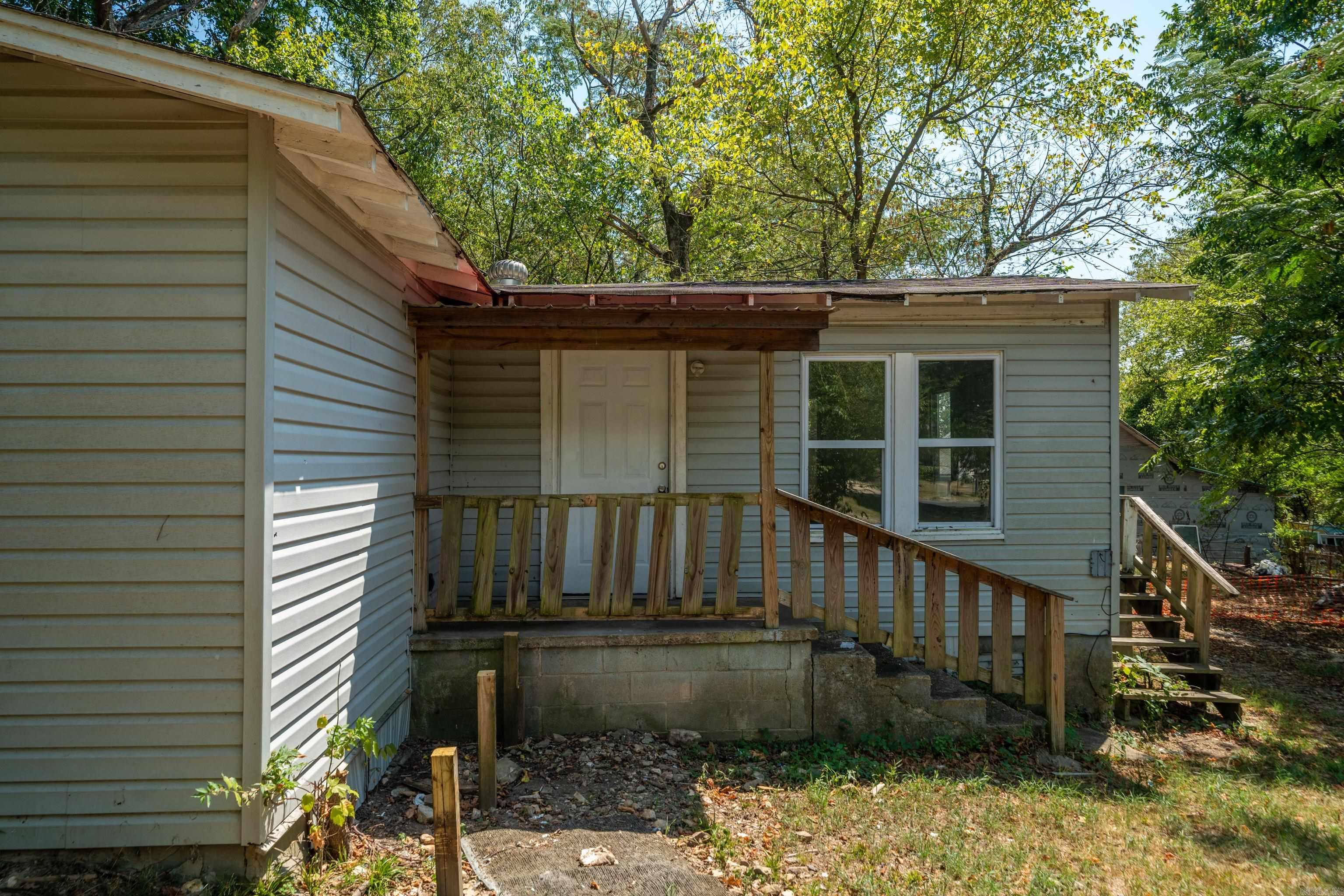 221 & 223 Wood St Property Photo 24