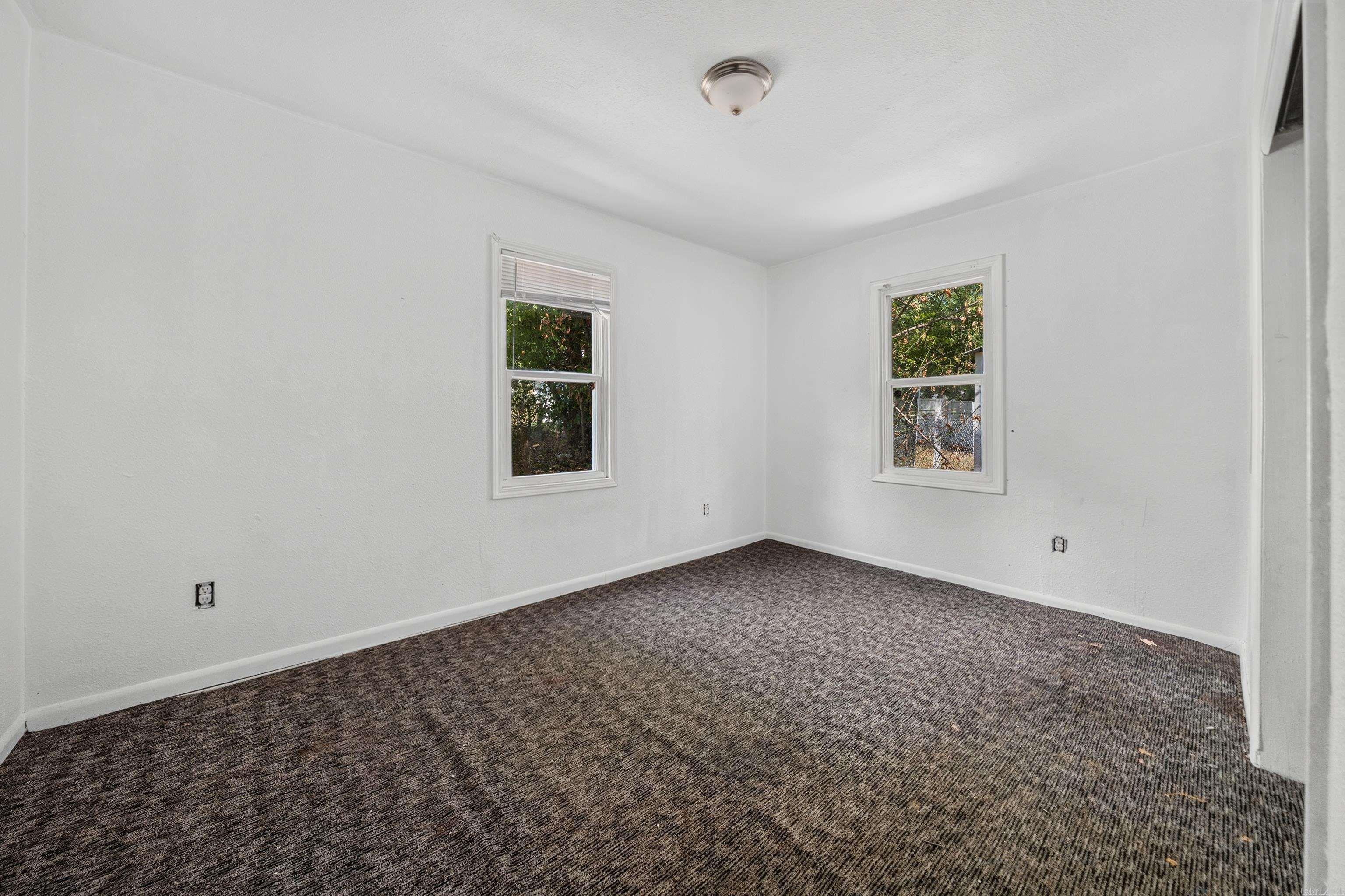 221 & 223 Wood St Property Photo 31