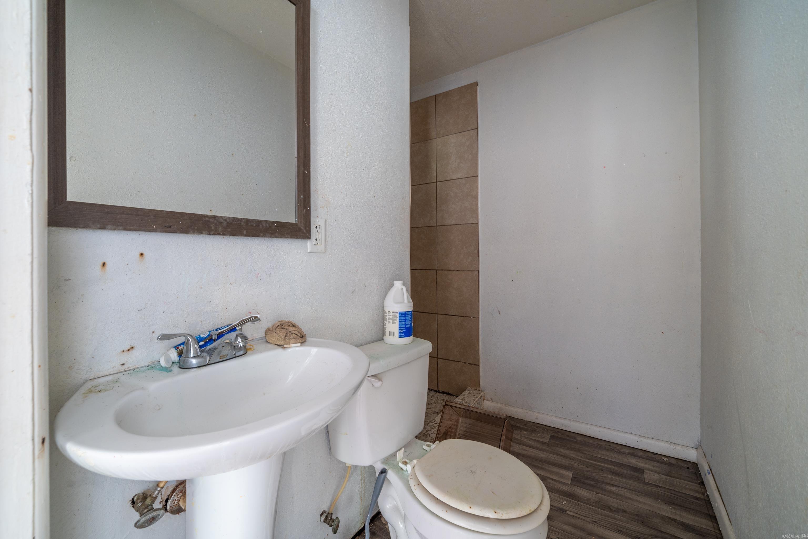 221 & 223 Wood St Property Photo 33