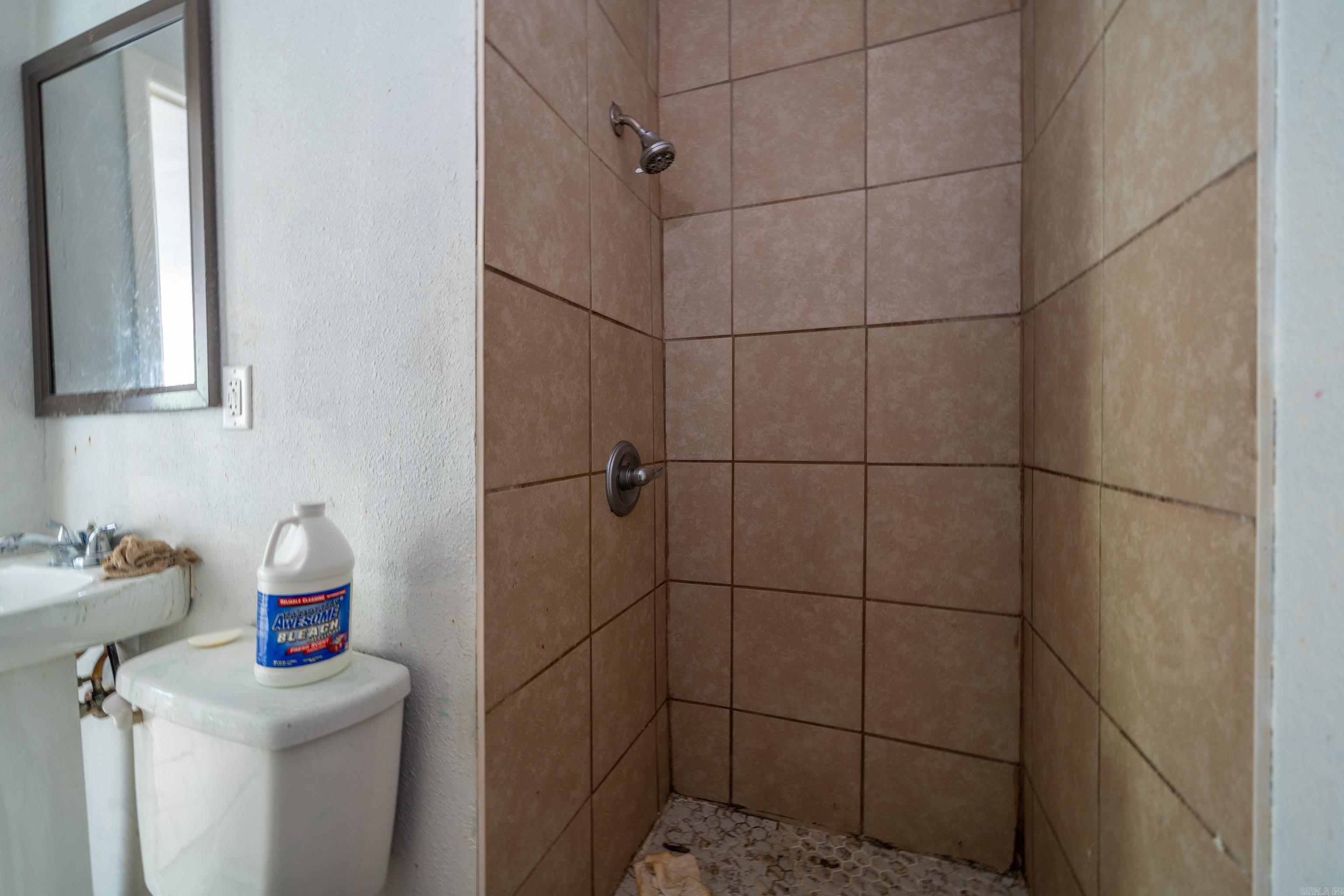 221 & 223 Wood St Property Photo 34