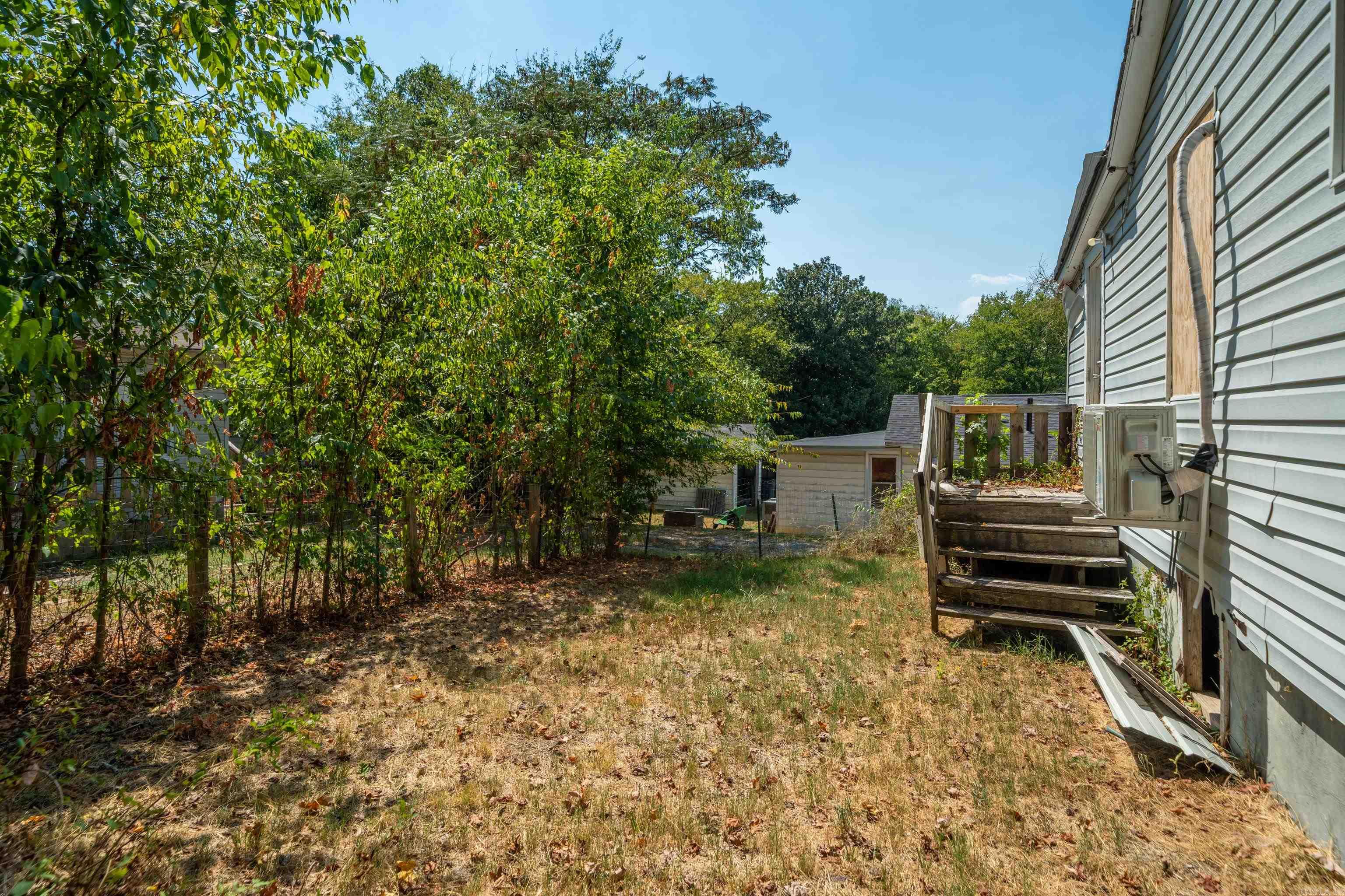 221 & 223 Wood St Property Photo 35