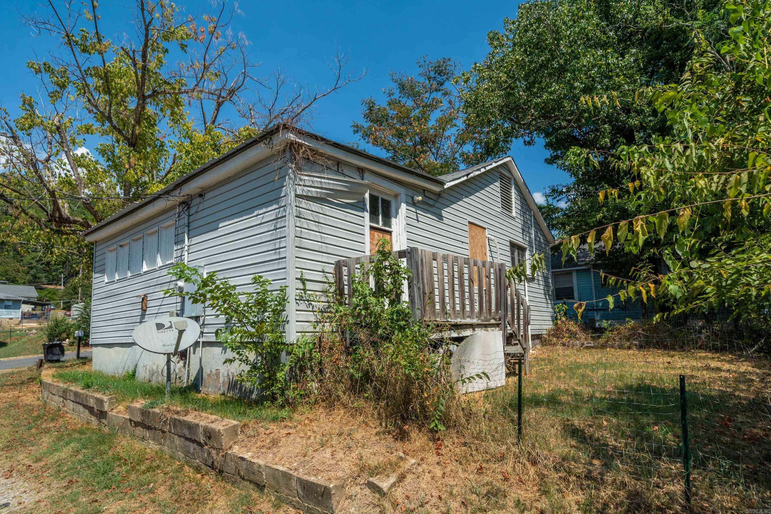 221 & 223 Wood St Property Photo 36