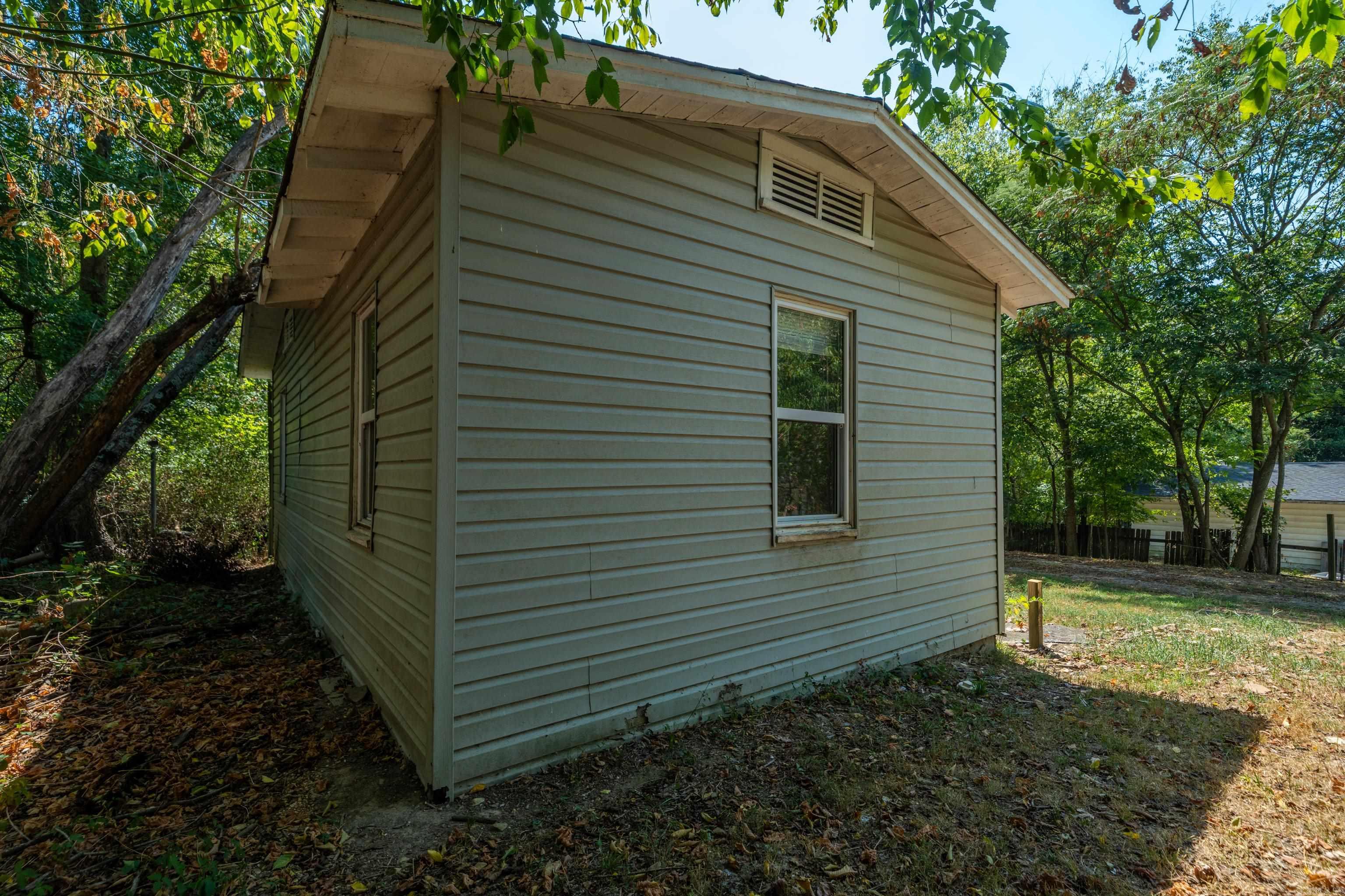 221 & 223 Wood St Property Photo 37