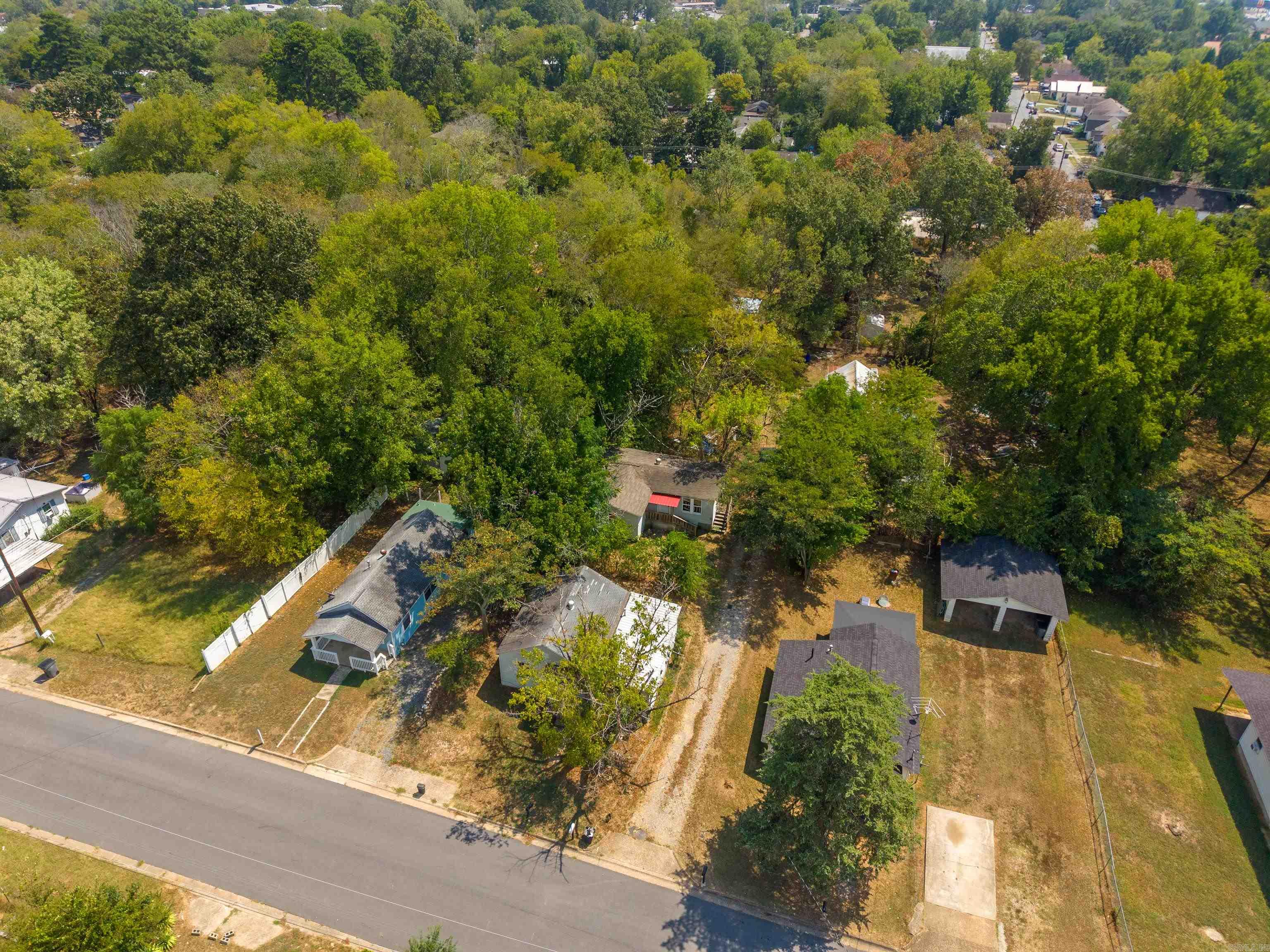221 & 223 Wood St Property Photo 40