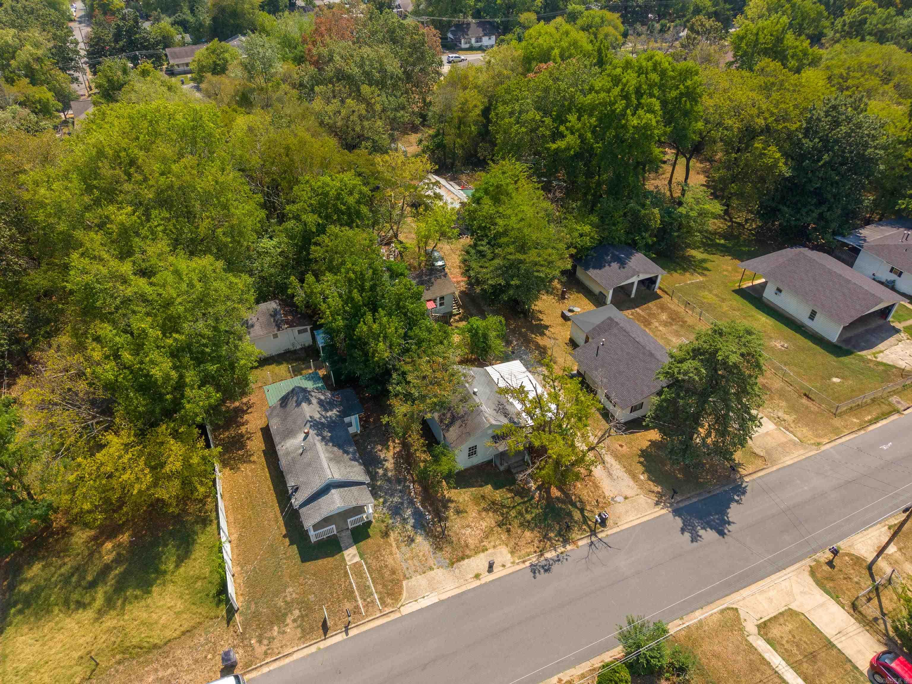 221 & 223 Wood St Property Photo 41