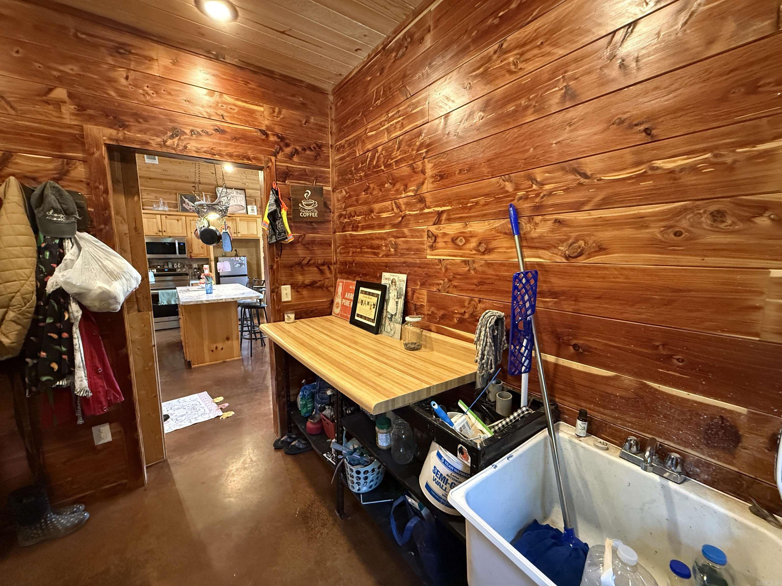 2948 Riverbend Road Property Photo 12
