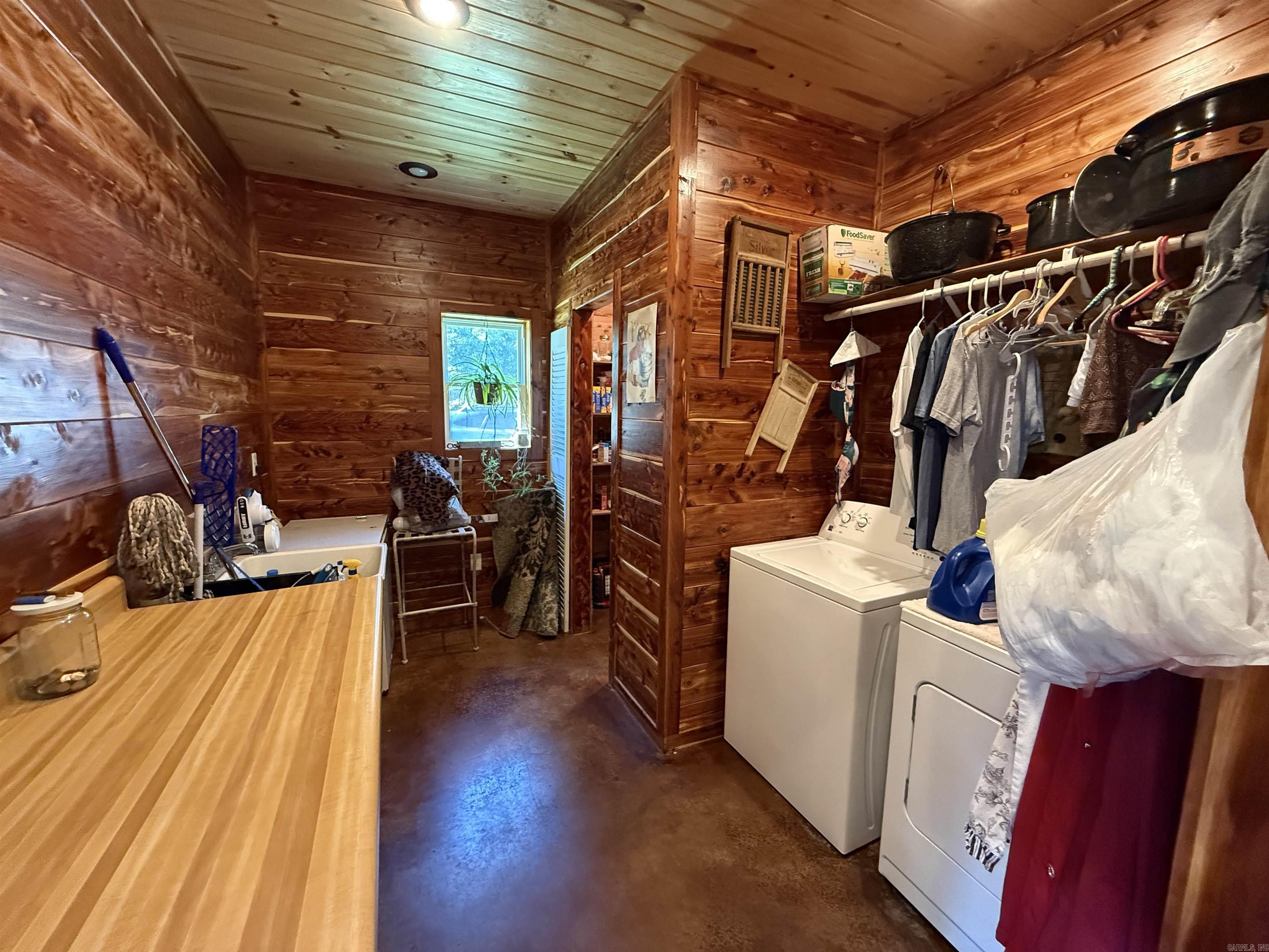 2948 Riverbend Road Property Photo 13