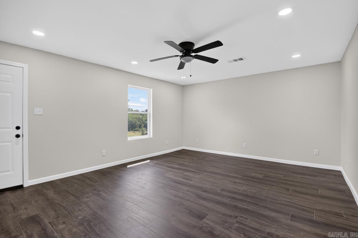 5 Ludington Cove Property Photo 18