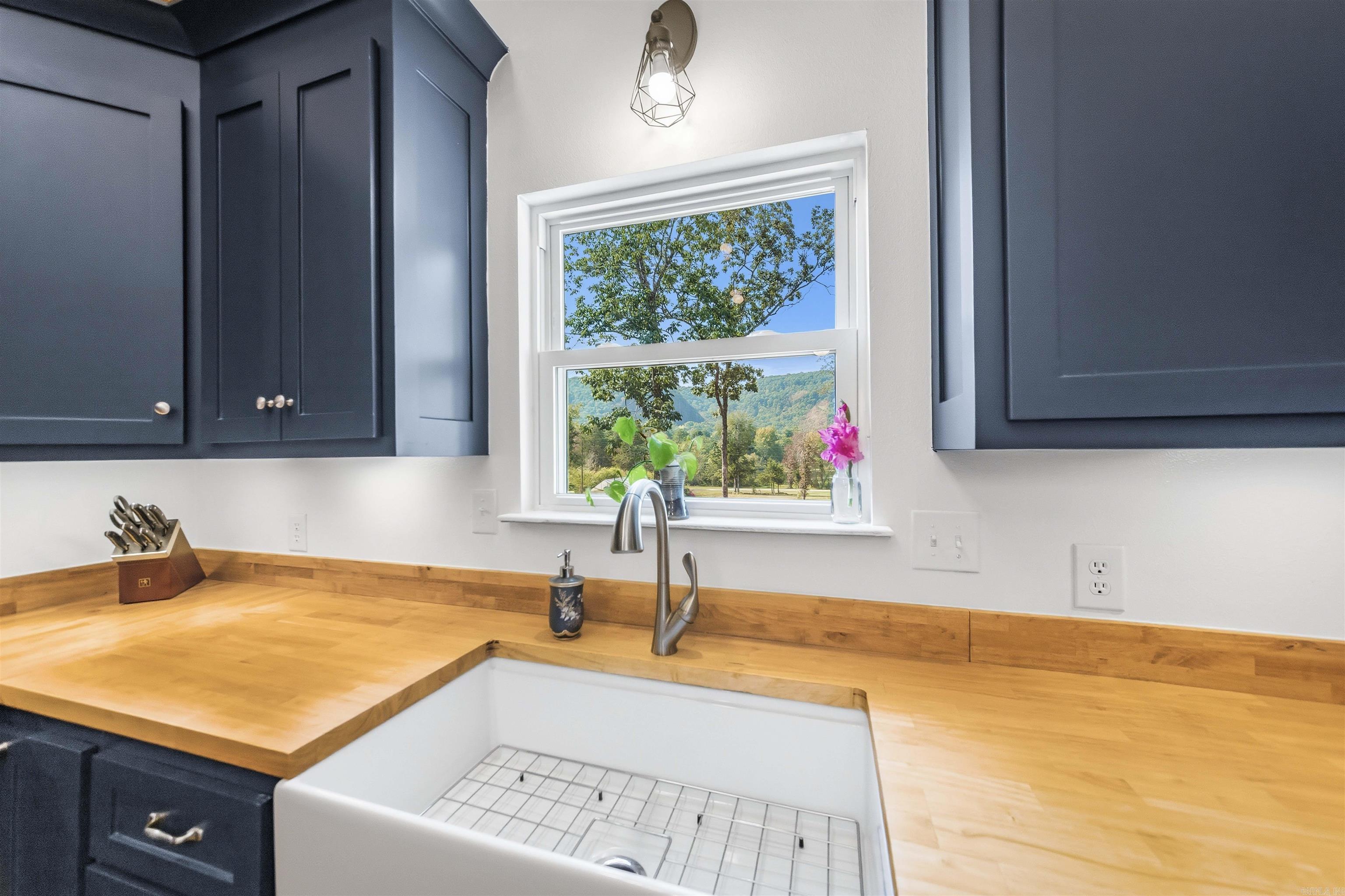 152 Wildflower Road Property Photo 5