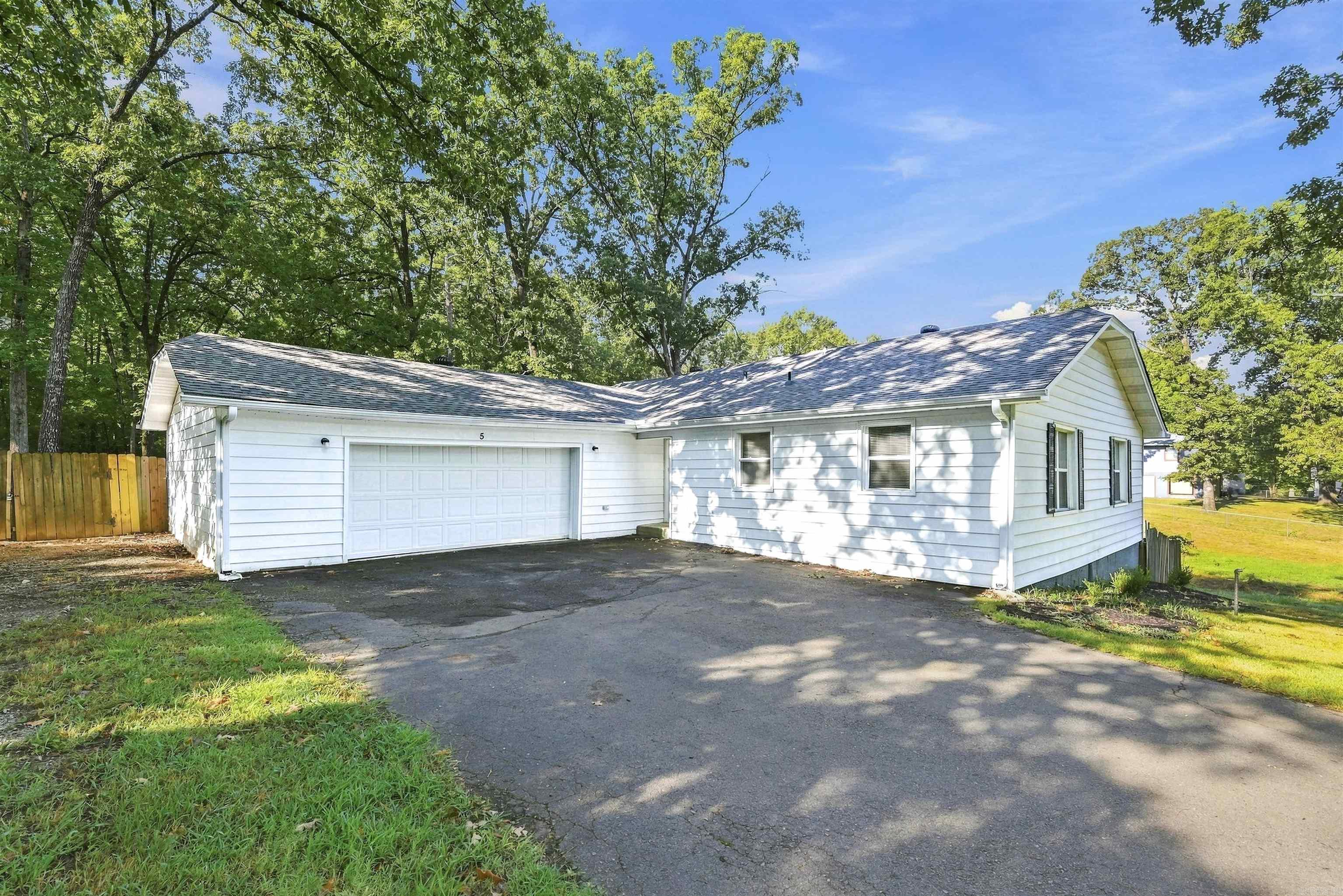 5 Raleigh Lane Property Photo 2