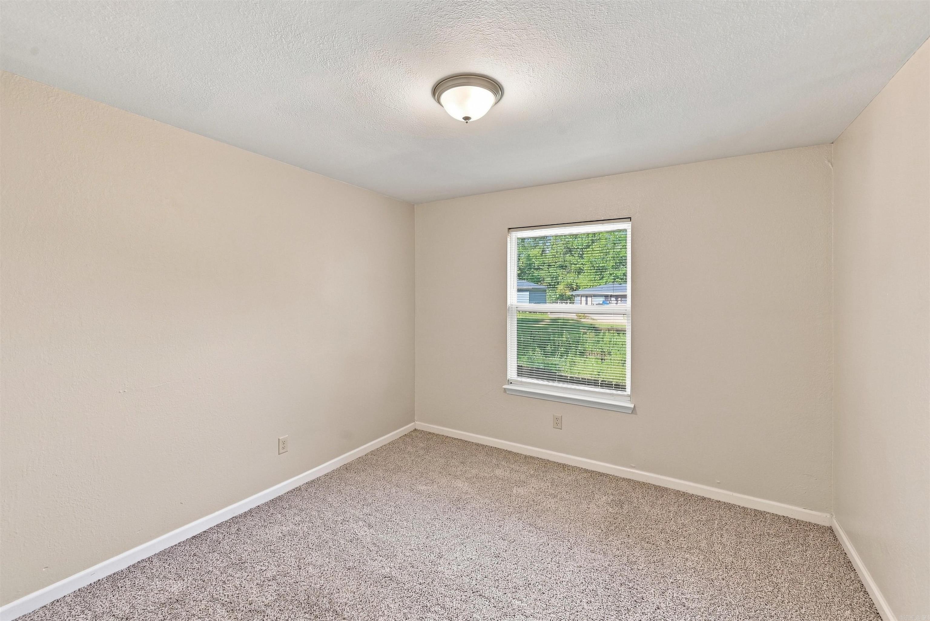 5 Raleigh Lane Property Photo 15