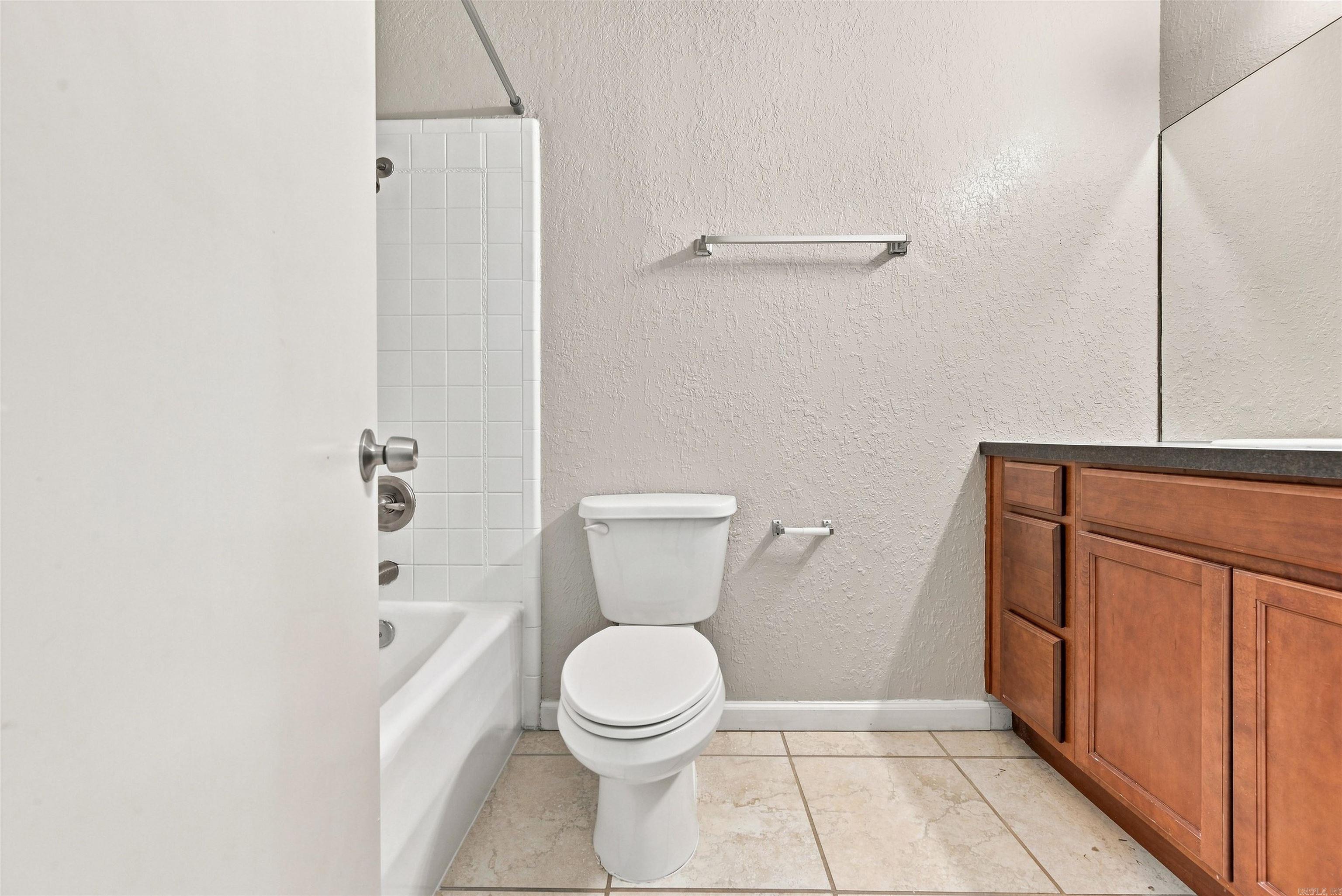 5 Raleigh Lane Property Photo 24
