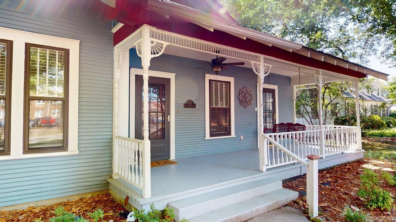 414 Conway Boulevard Property Photo 2
